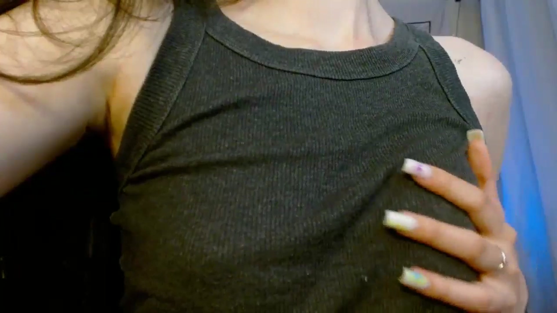Gallery image thumbnail from ElsieF_'s myfreecams stream on, 07/07/2024, 18:22 image 3 of 20