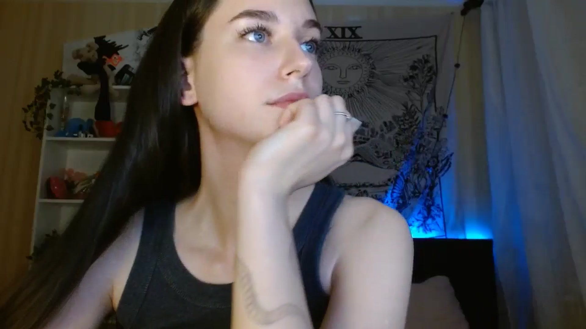Gallery image thumbnail from ElsieF_'s myfreecams stream on, 07/07/2024, 19:16 image 4 of 20
