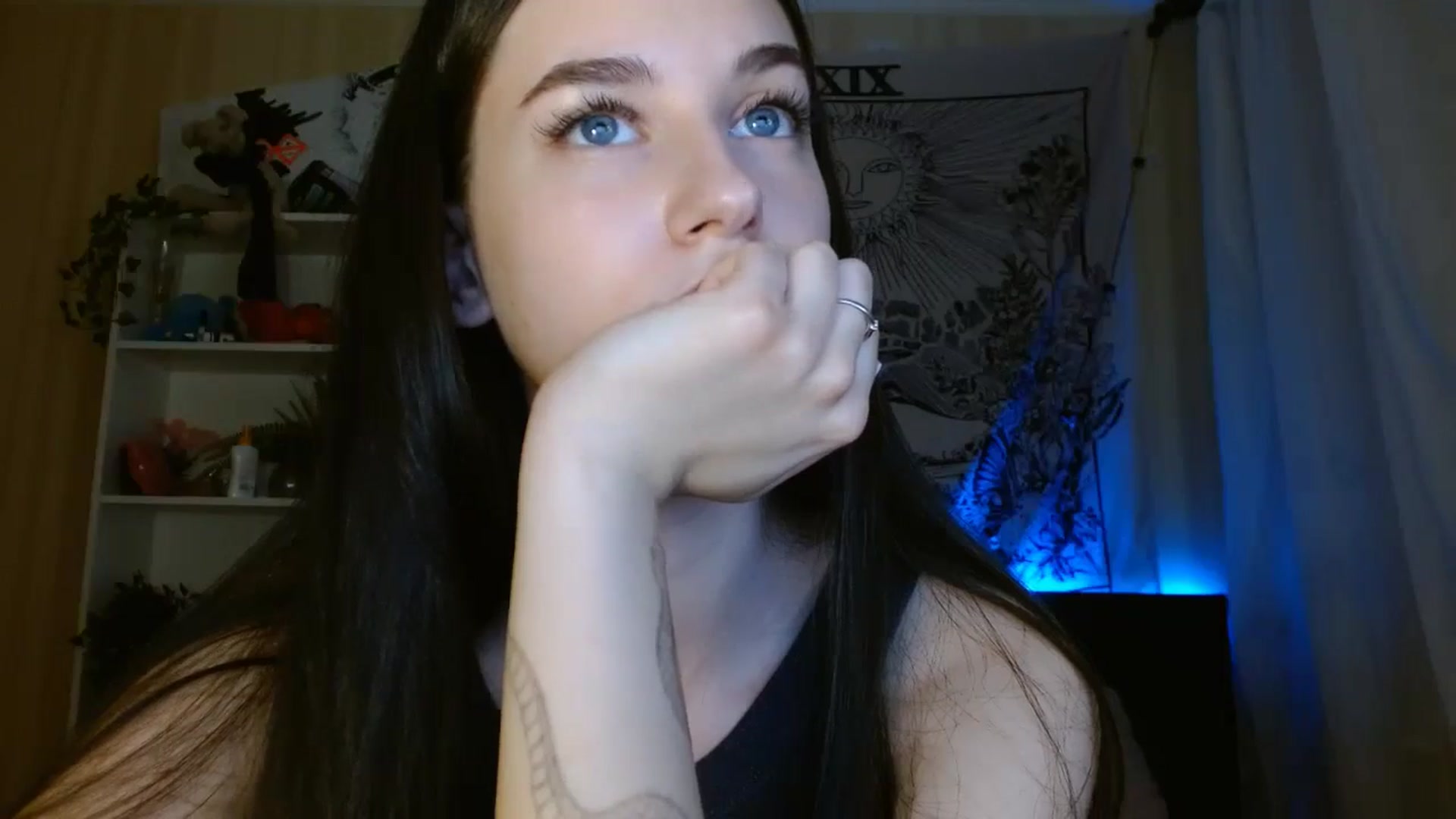 Gallery image thumbnail from ElsieF_'s myfreecams stream on, 07/07/2024, 19:16 image 10 of 20