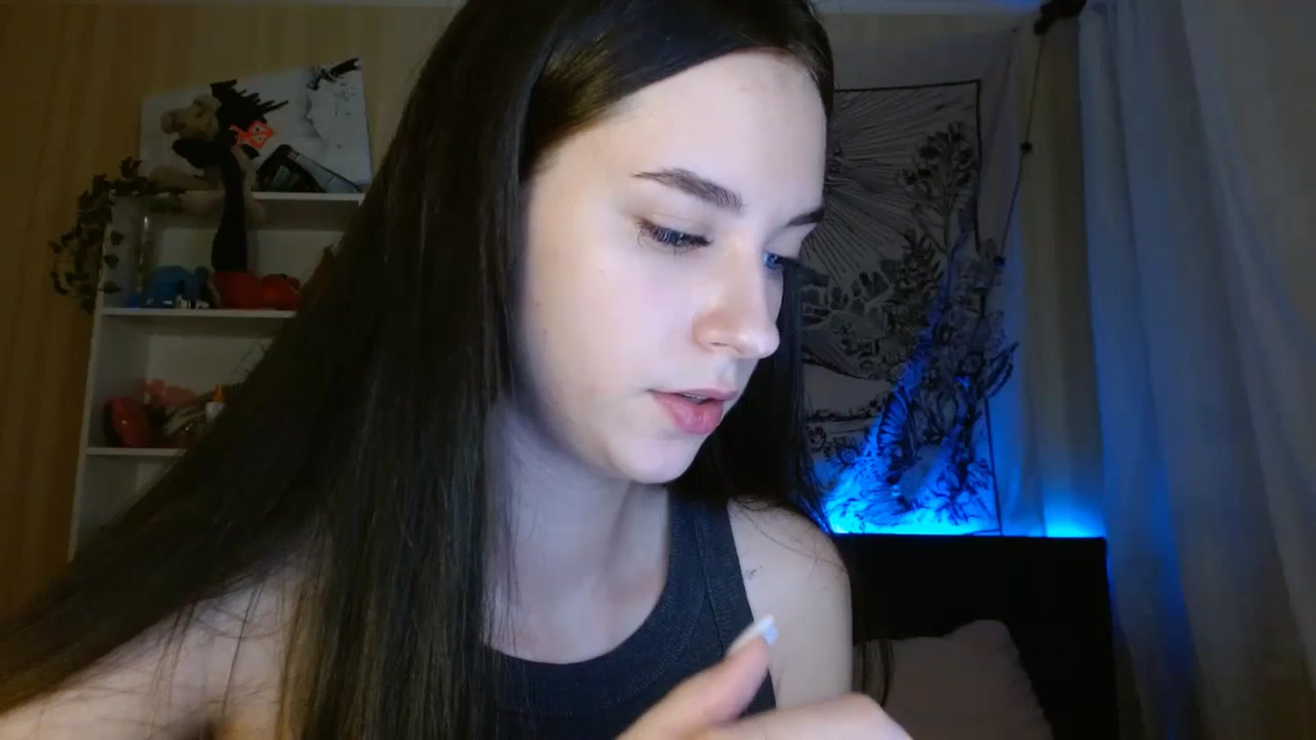 Gallery image thumbnail from ElsieF_'s myfreecams stream on, 07/07/2024, 19:16 image 2 of 20