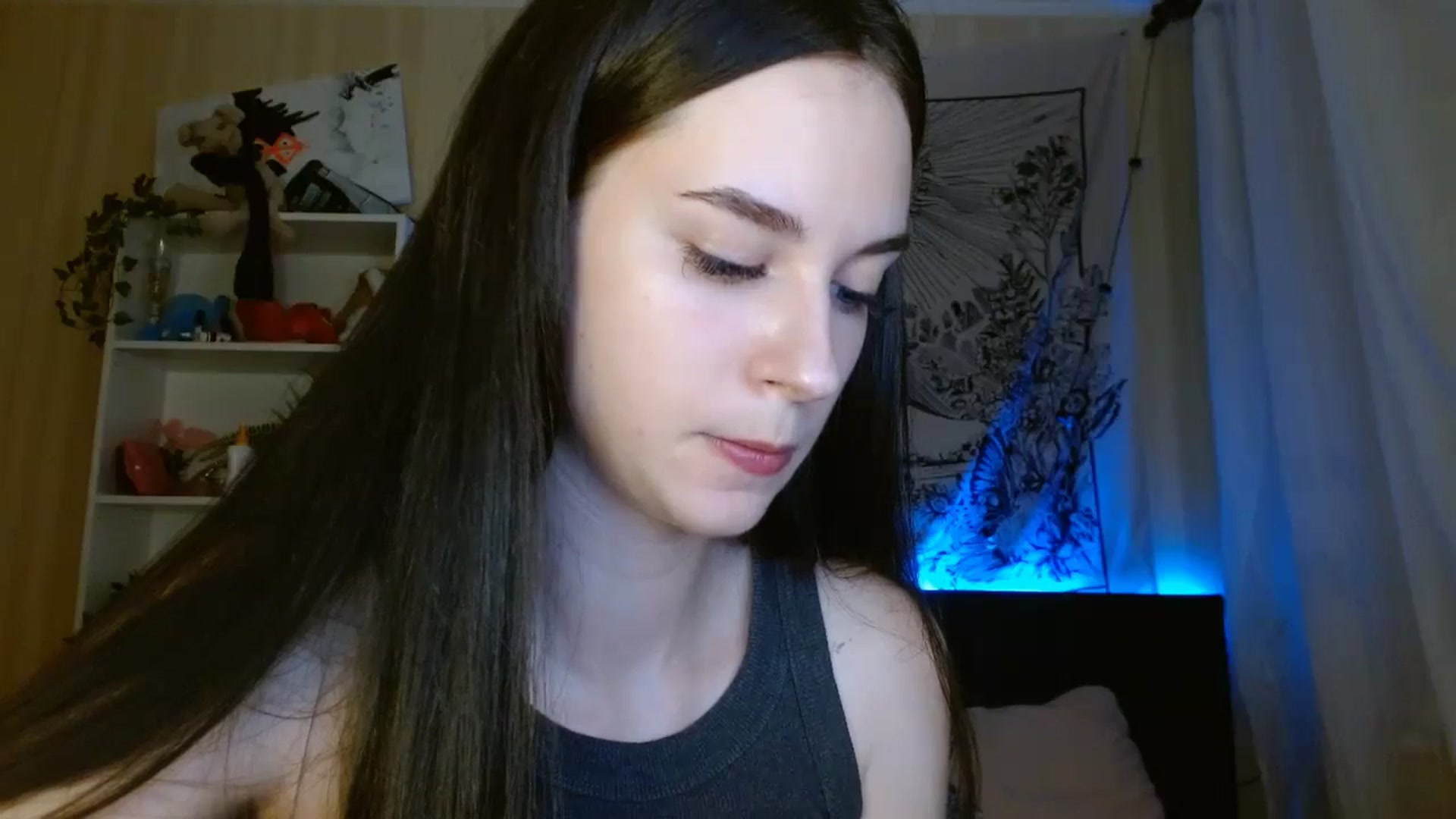 Gallery image thumbnail from ElsieF_'s myfreecams stream on, 07/07/2024, 19:16 image 3 of 20