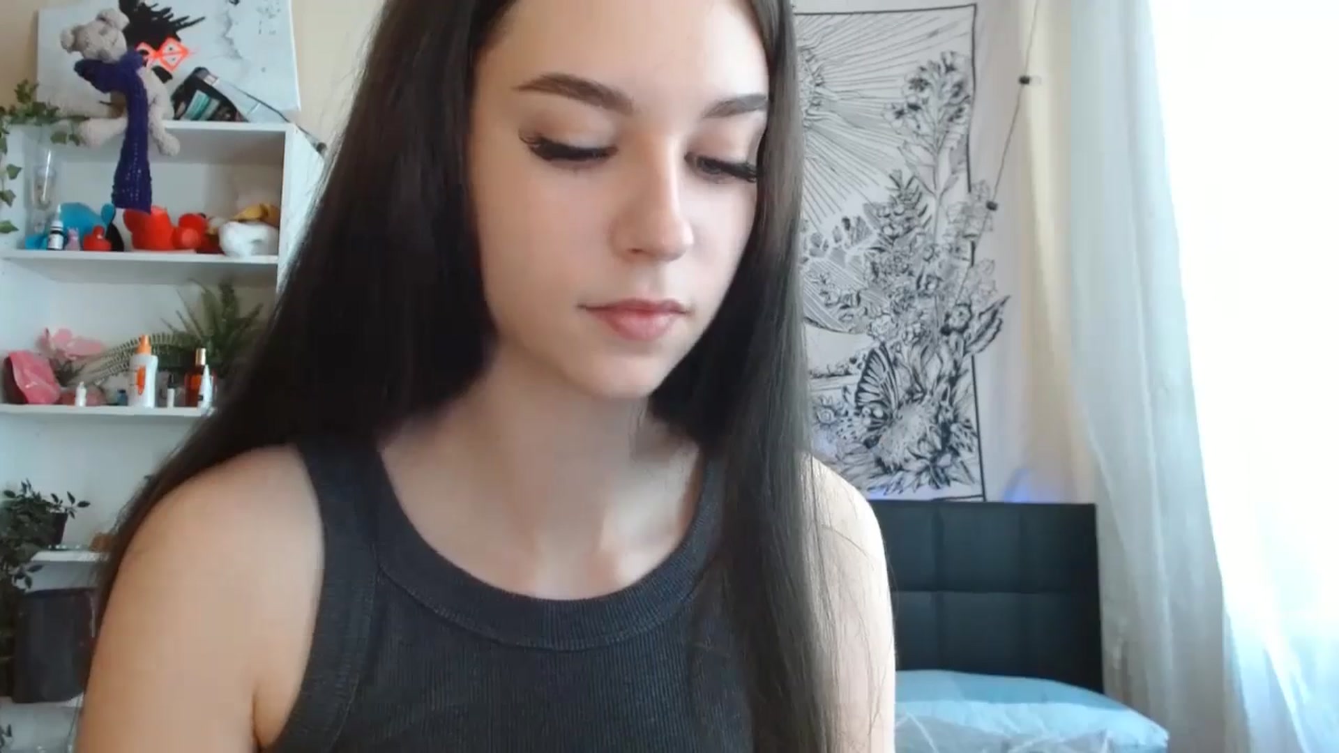 Gallery image thumbnail from ElsieF_'s myfreecams stream on, 07/12/2024, 06:51 image 13 of 20
