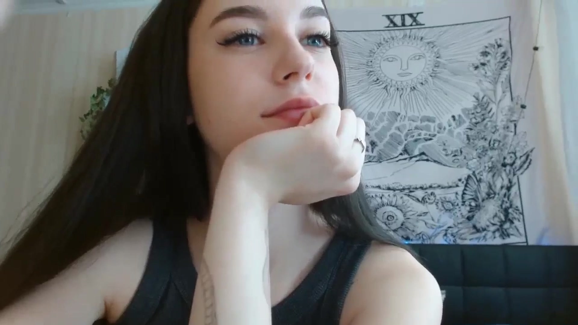 Gallery image thumbnail from ElsieF_'s myfreecams stream on, 07/12/2024, 07:42 image 10 of 20