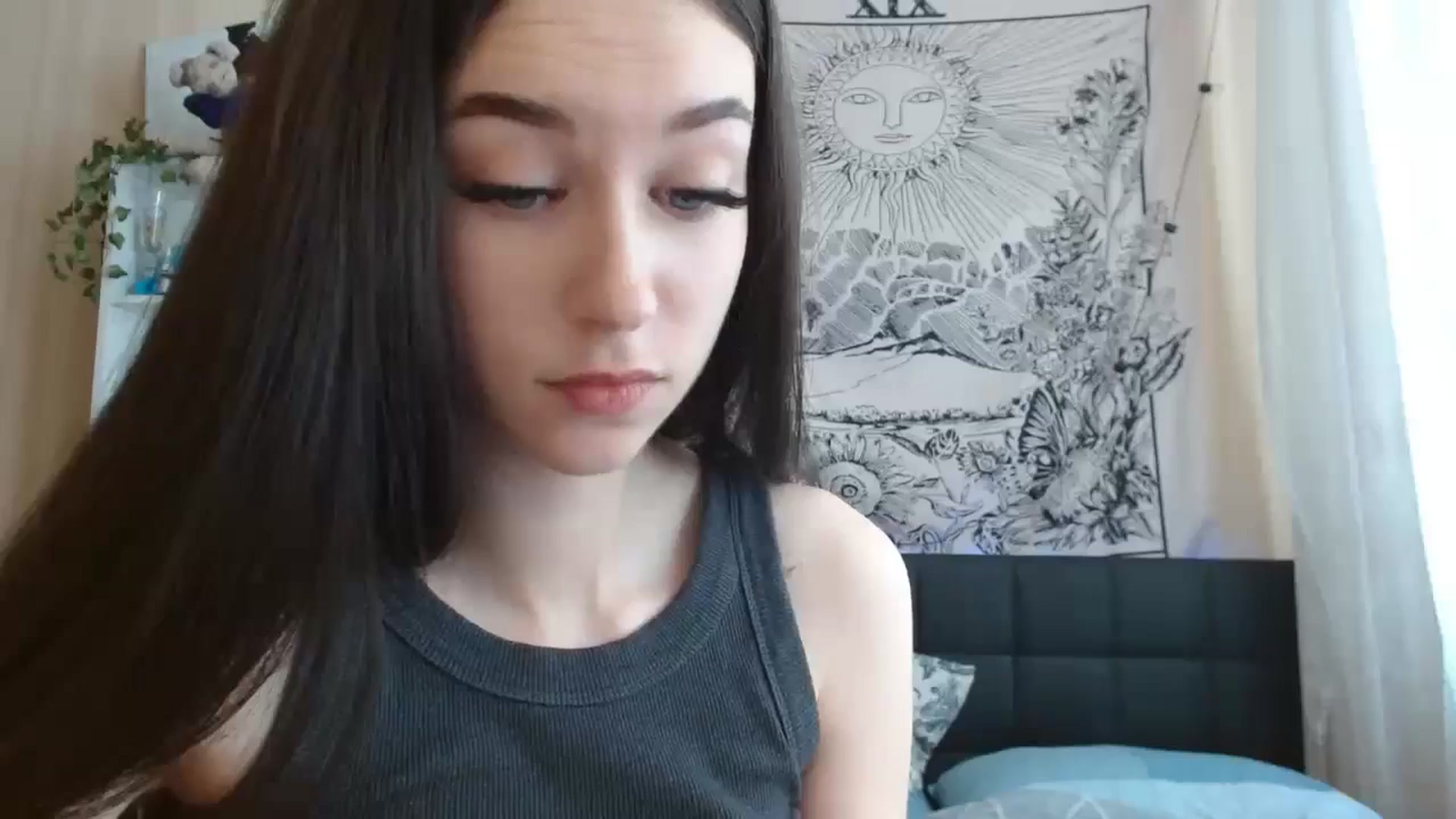 Gallery image thumbnail from ElsieF_'s myfreecams stream on, 07/12/2024, 07:42 image 16 of 20