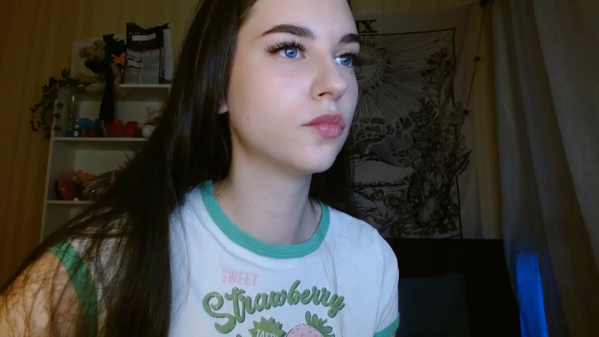 Gallery image thumbnail from ElsieF_'s myfreecams stream on, 07/14/2024, 19:00 image 4 of 20