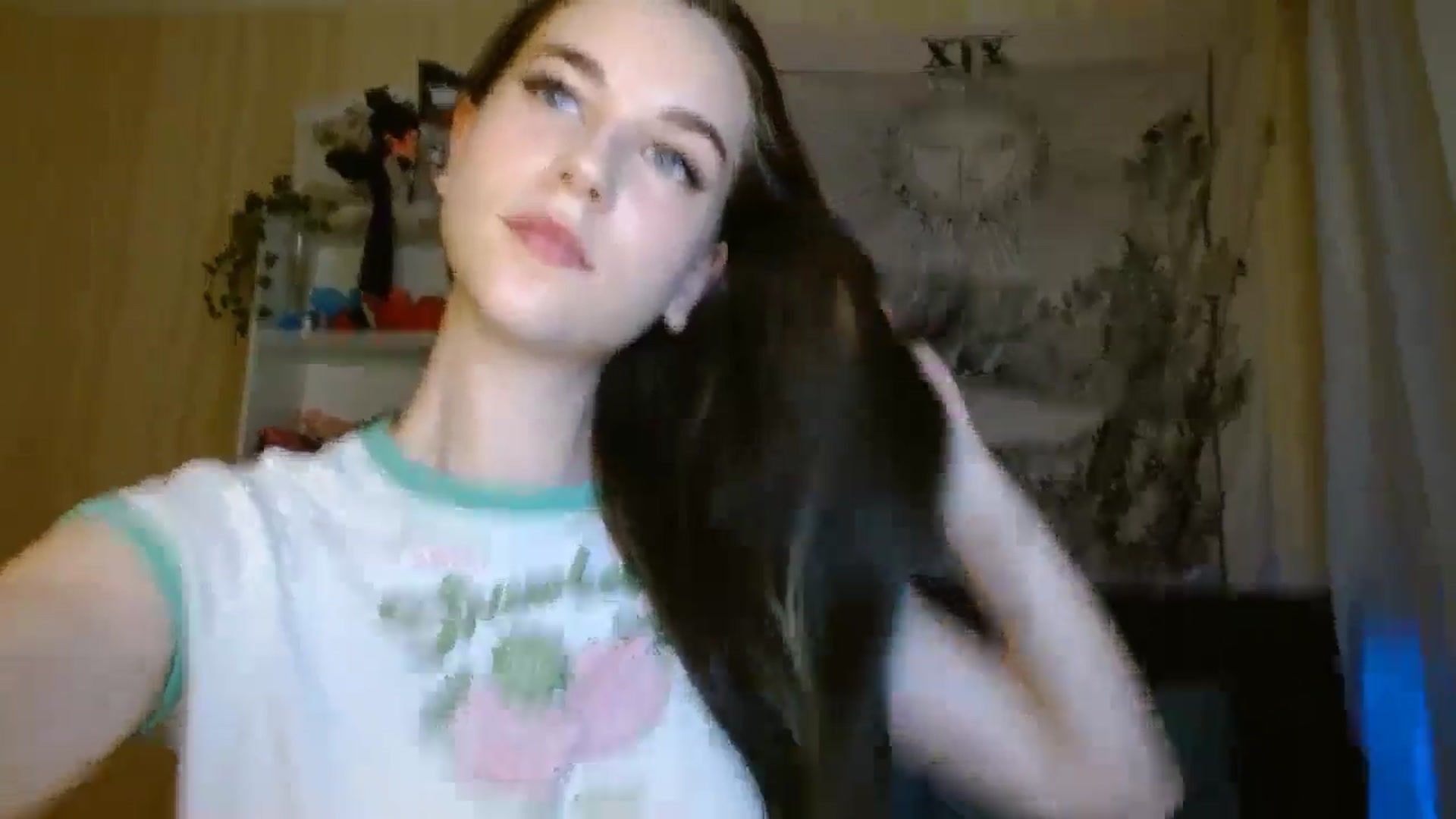 Gallery image thumbnail from ElsieF_'s myfreecams stream on, 07/14/2024, 19:00 image 18 of 20