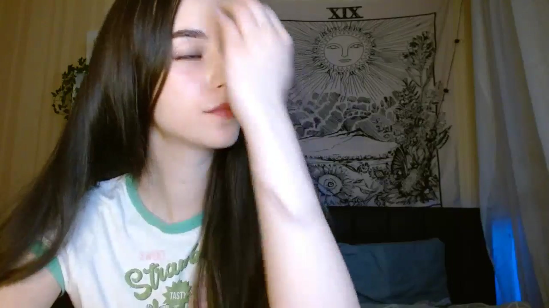 Gallery image thumbnail from ElsieF_'s myfreecams stream on, 07/14/2024, 19:29 image 6 of 20