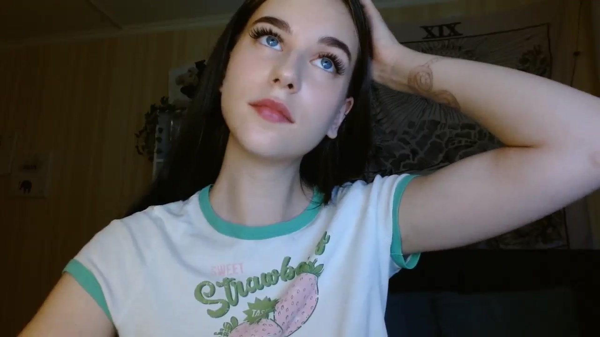Gallery image thumbnail from ElsieF_'s myfreecams stream on, 07/14/2024, 19:29 image 13 of 20