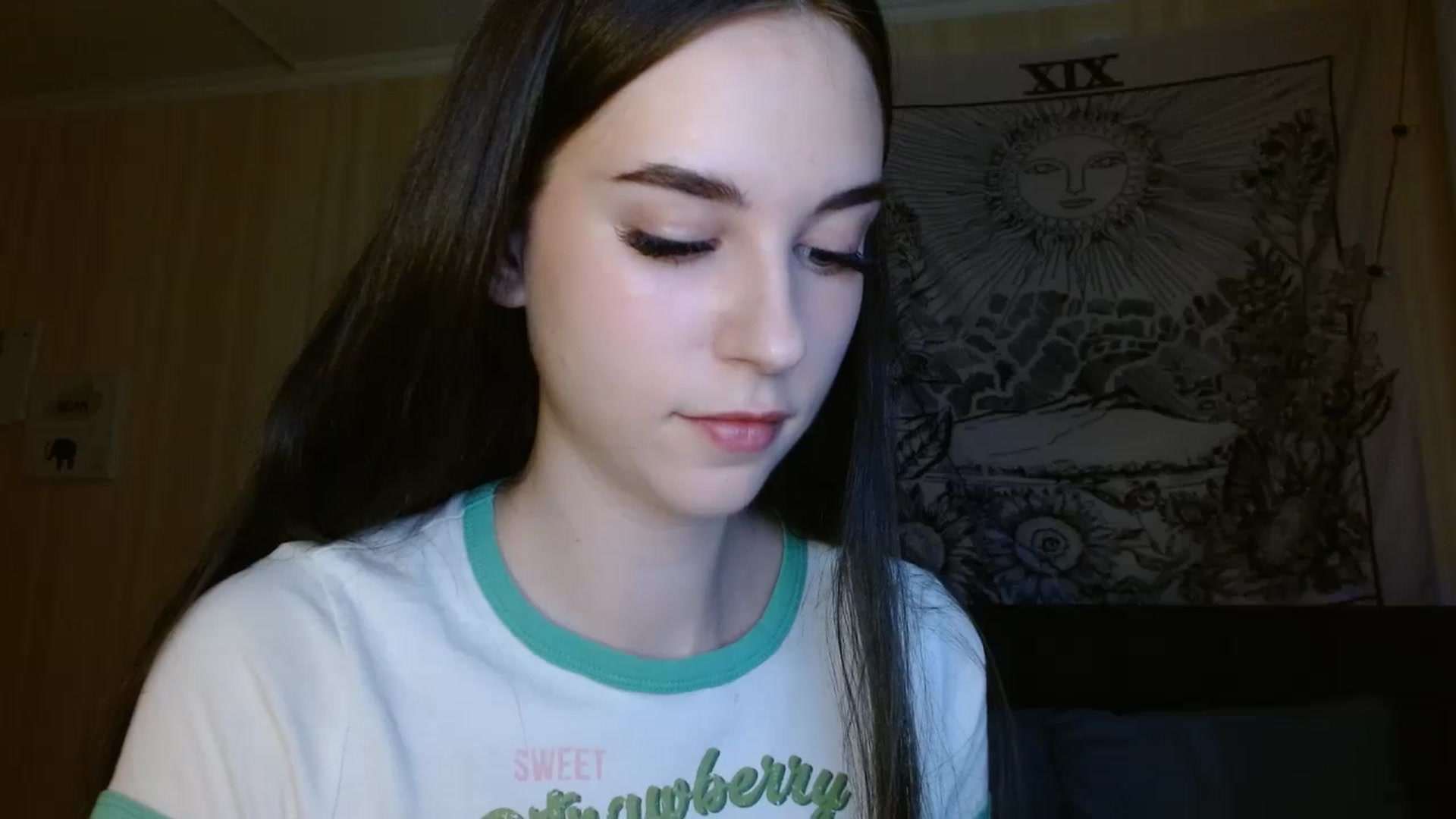 Gallery image thumbnail from ElsieF_'s myfreecams stream on, 07/14/2024, 19:29 image 16 of 20