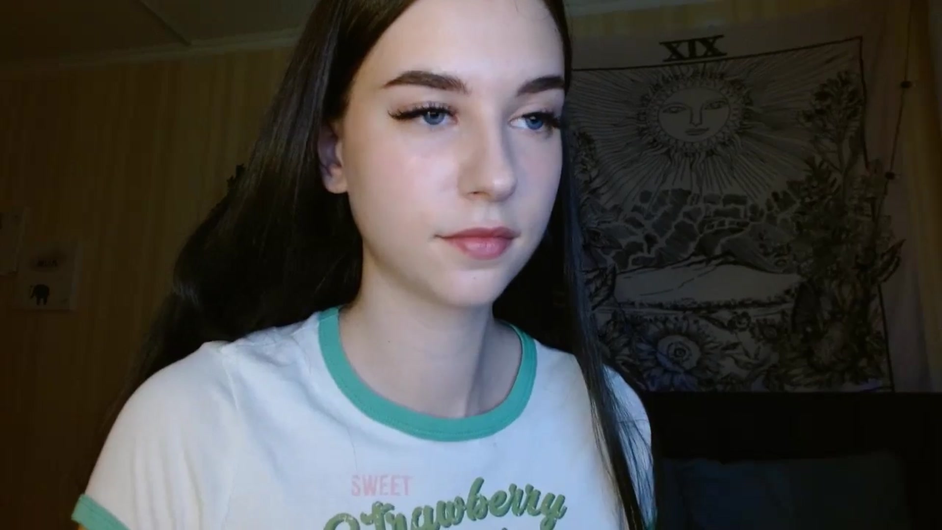 Gallery image thumbnail from ElsieF_'s myfreecams stream on, 07/14/2024, 19:29 image 15 of 20