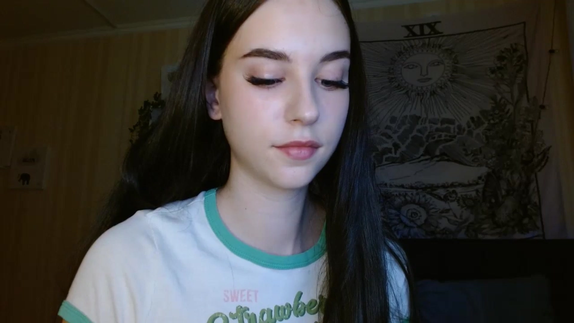 Gallery image thumbnail from ElsieF_'s myfreecams stream on, 07/14/2024, 19:29 image 14 of 20