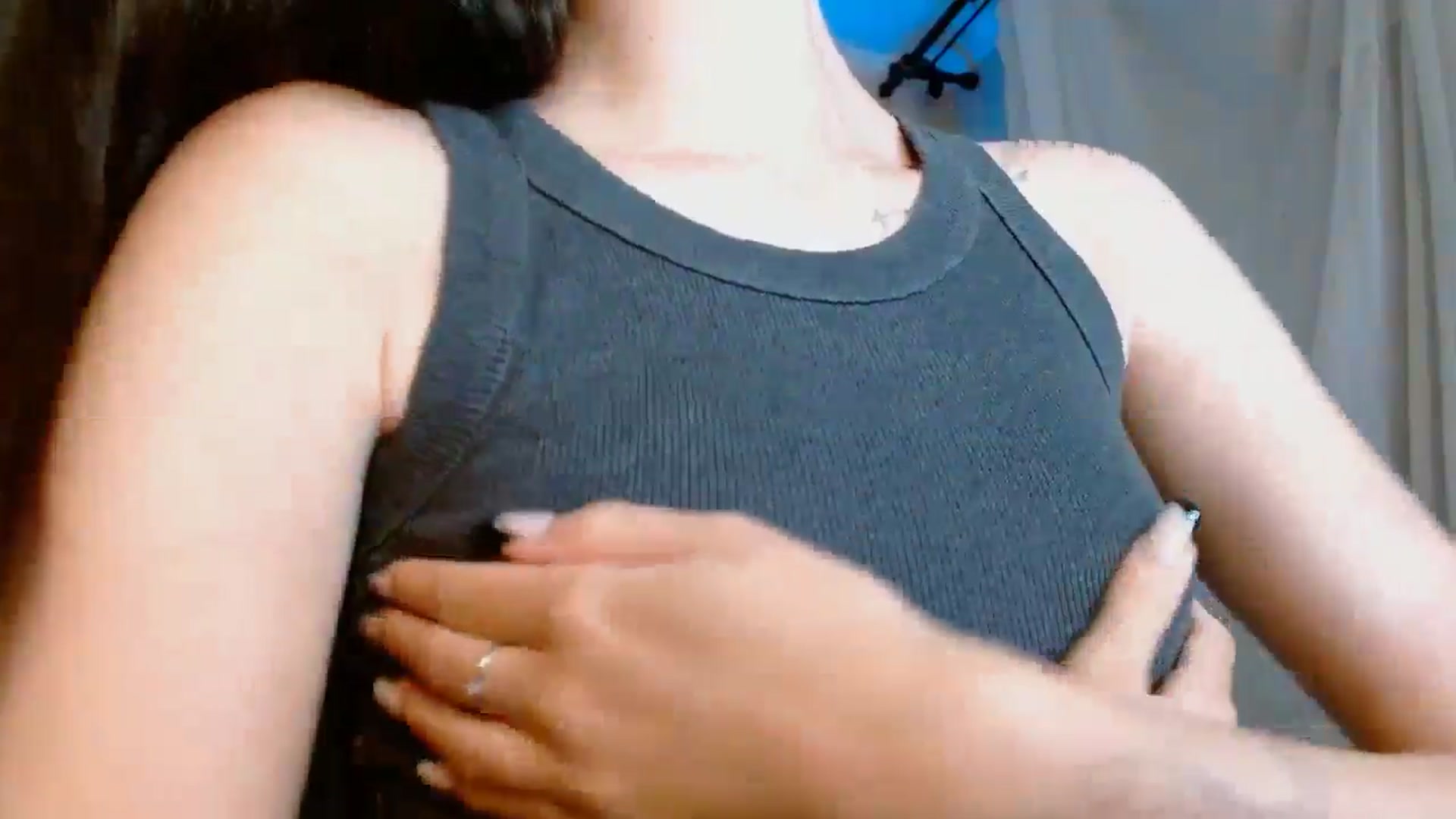 Gallery image thumbnail from ElsieF_'s myfreecams stream on, 08/02/2024, 18:08 image 11 of 20