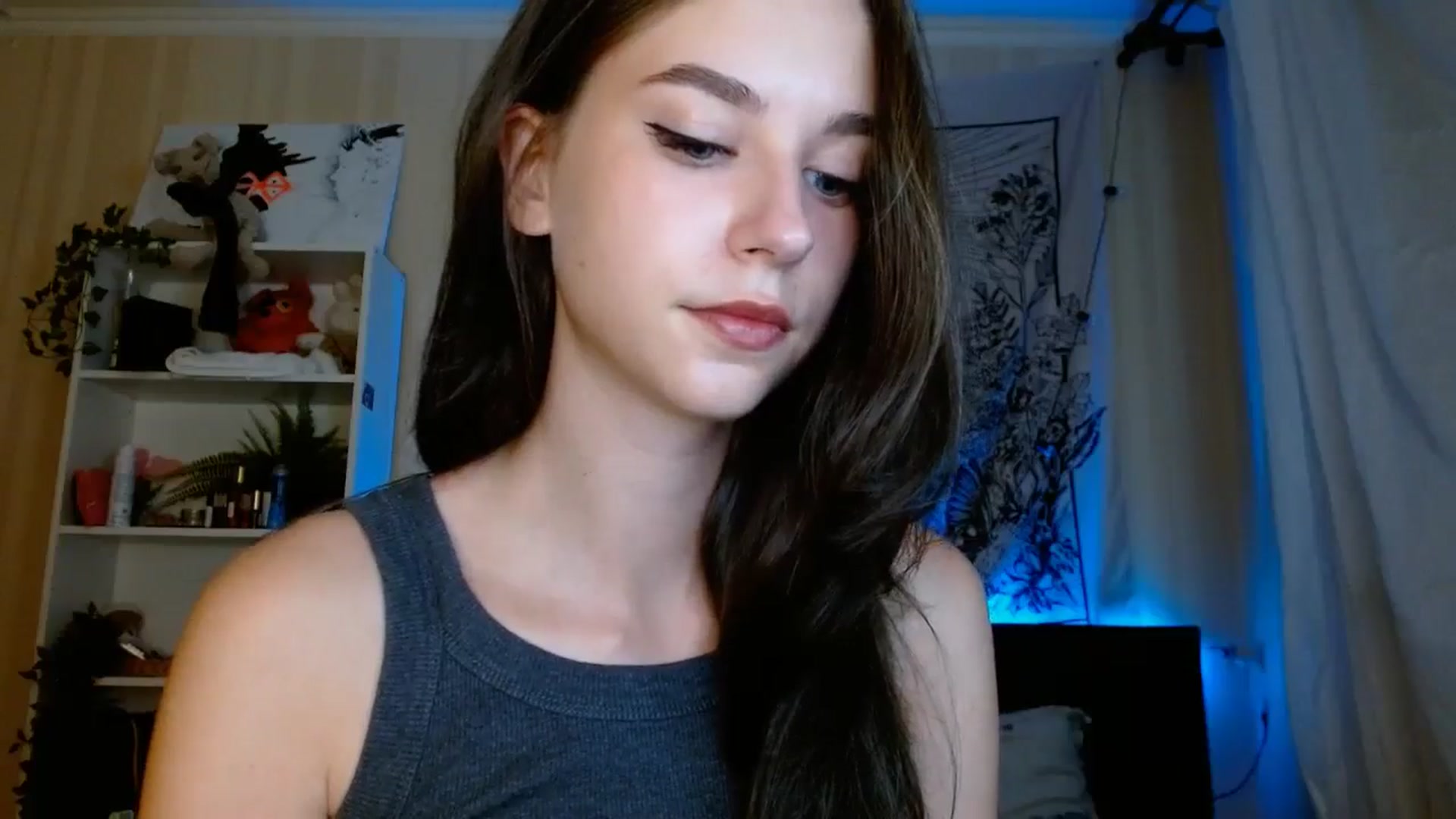 Gallery image thumbnail from ElsieF_'s myfreecams stream on, 08/02/2024, 18:08 image 6 of 20