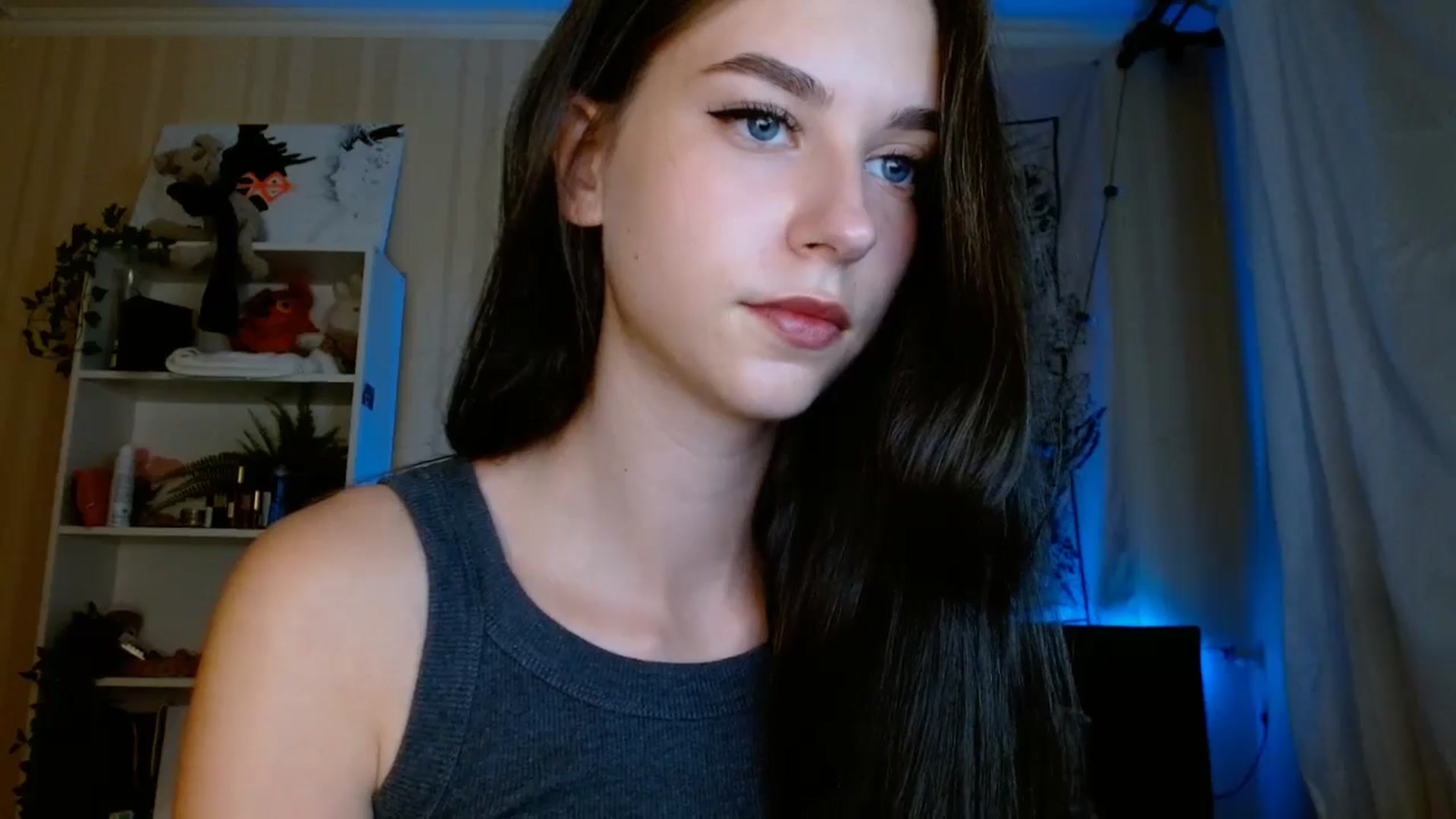 Gallery image thumbnail from ElsieF_'s myfreecams stream on, 08/02/2024, 18:08 image 8 of 20