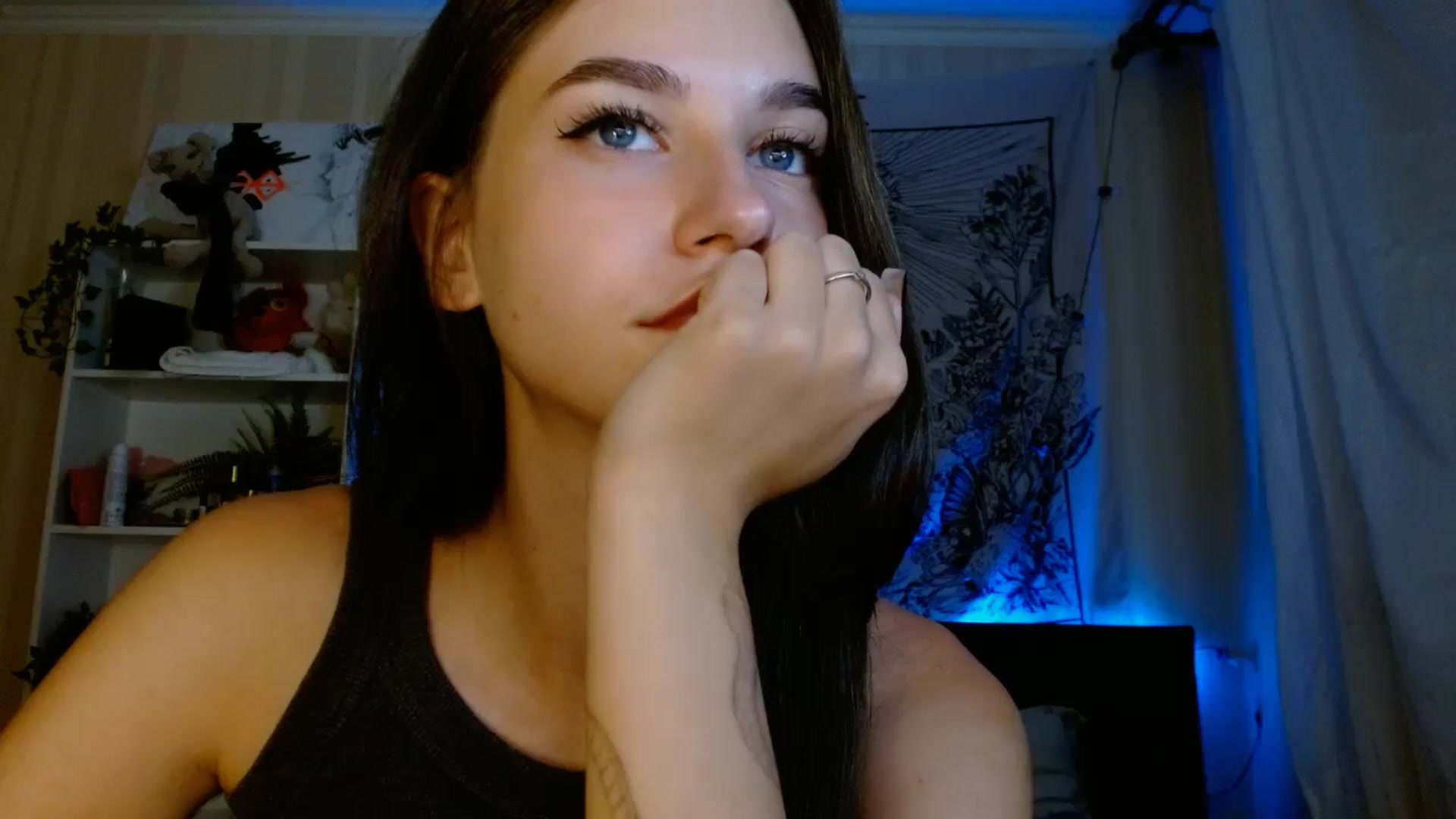 Gallery image thumbnail from ElsieF_'s myfreecams stream on, 08/02/2024, 18:08 image 9 of 20