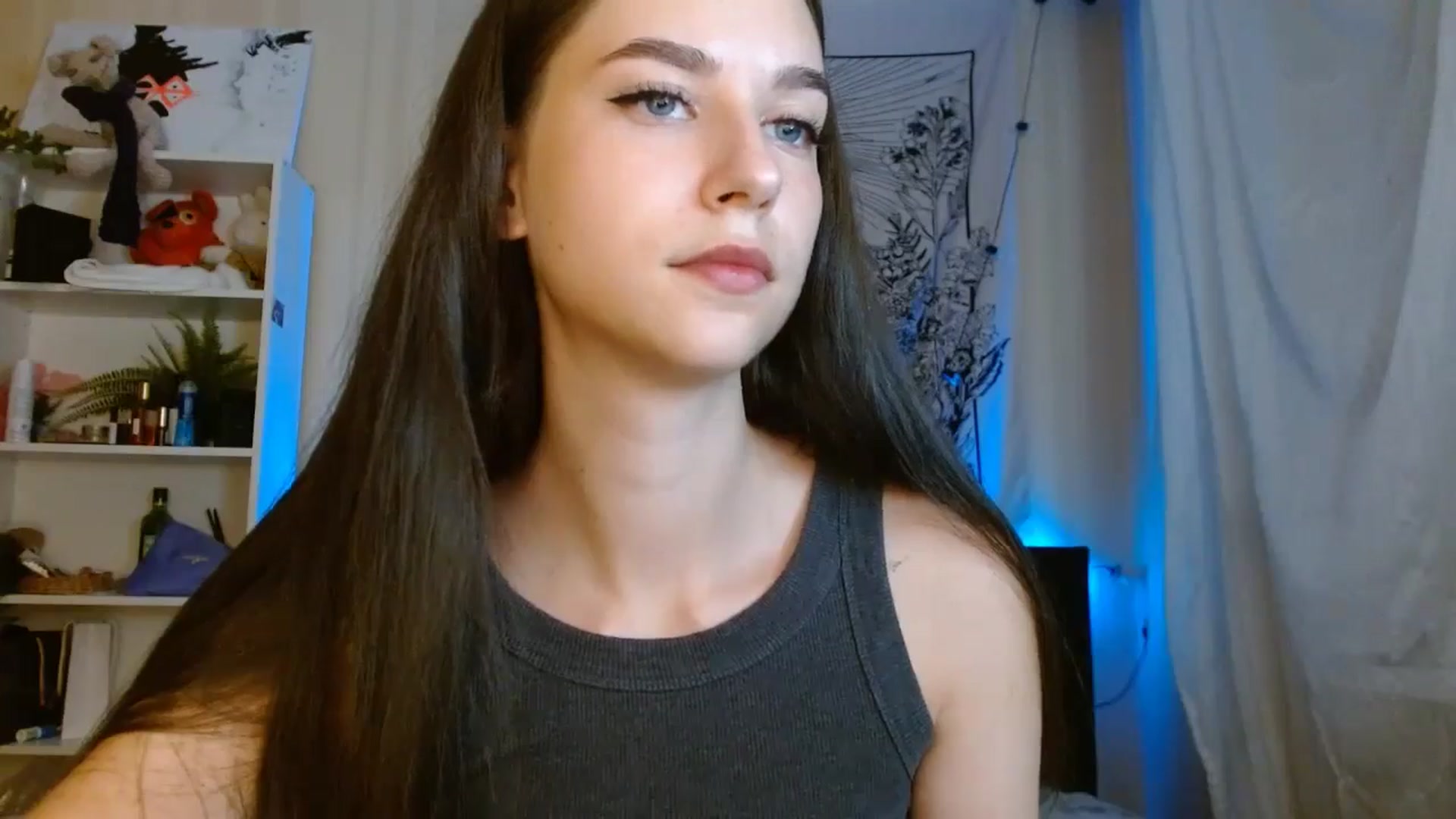 Gallery image thumbnail from ElsieF_'s myfreecams stream on, 08/02/2024, 18:40 image 17 of 20
