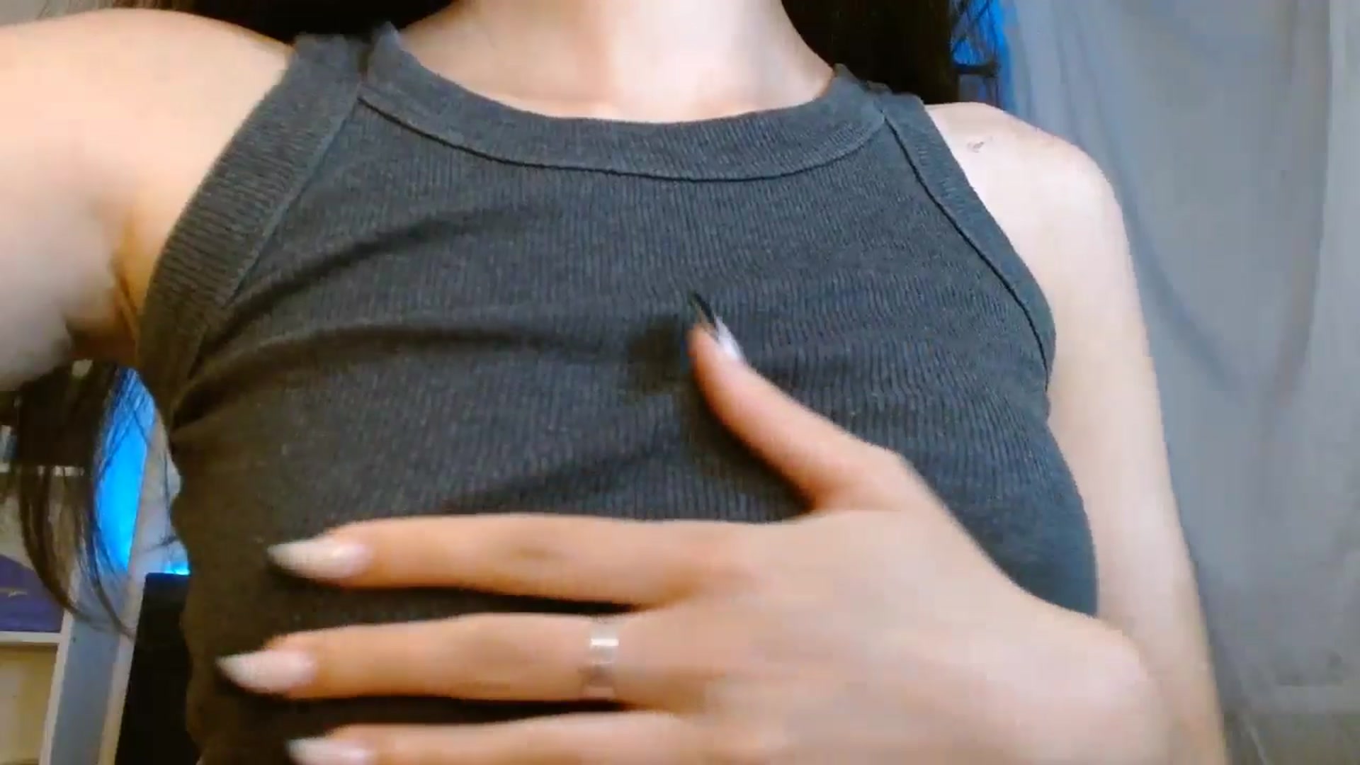 Gallery image thumbnail from ElsieF_'s myfreecams stream on, 08/02/2024, 18:40 image 8 of 20