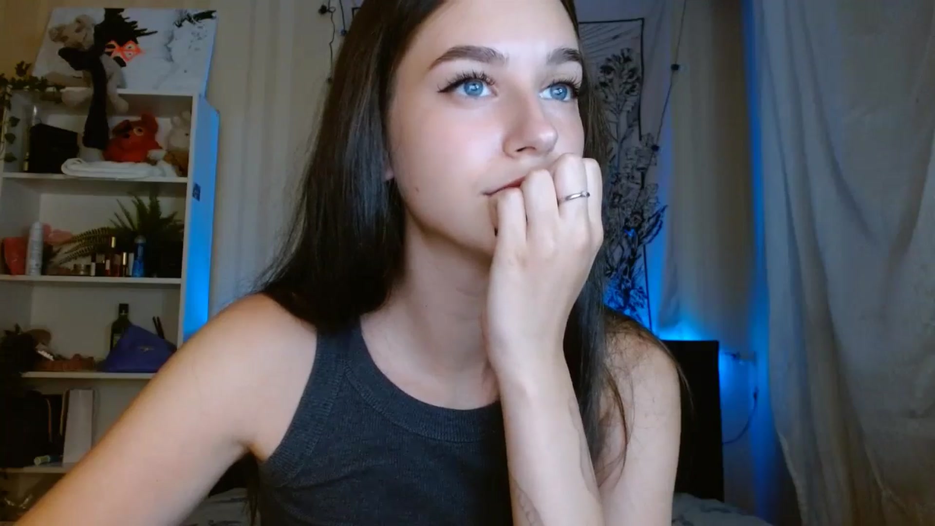 Gallery image thumbnail from ElsieF_'s myfreecams stream on, 08/02/2024, 18:40 image 5 of 20
