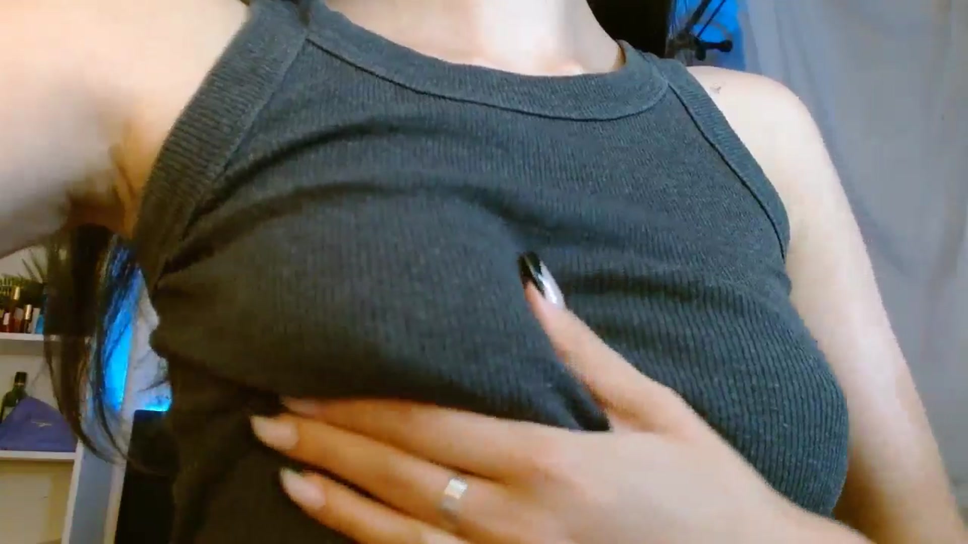 Gallery image thumbnail from ElsieF_'s myfreecams stream on, 08/02/2024, 18:40 image 6 of 20