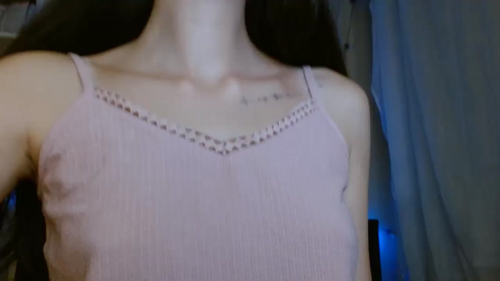 Gallery image thumbnail from ElsieF_'s myfreecams stream on, 08/04/2024, 19:16 image 4 of 20