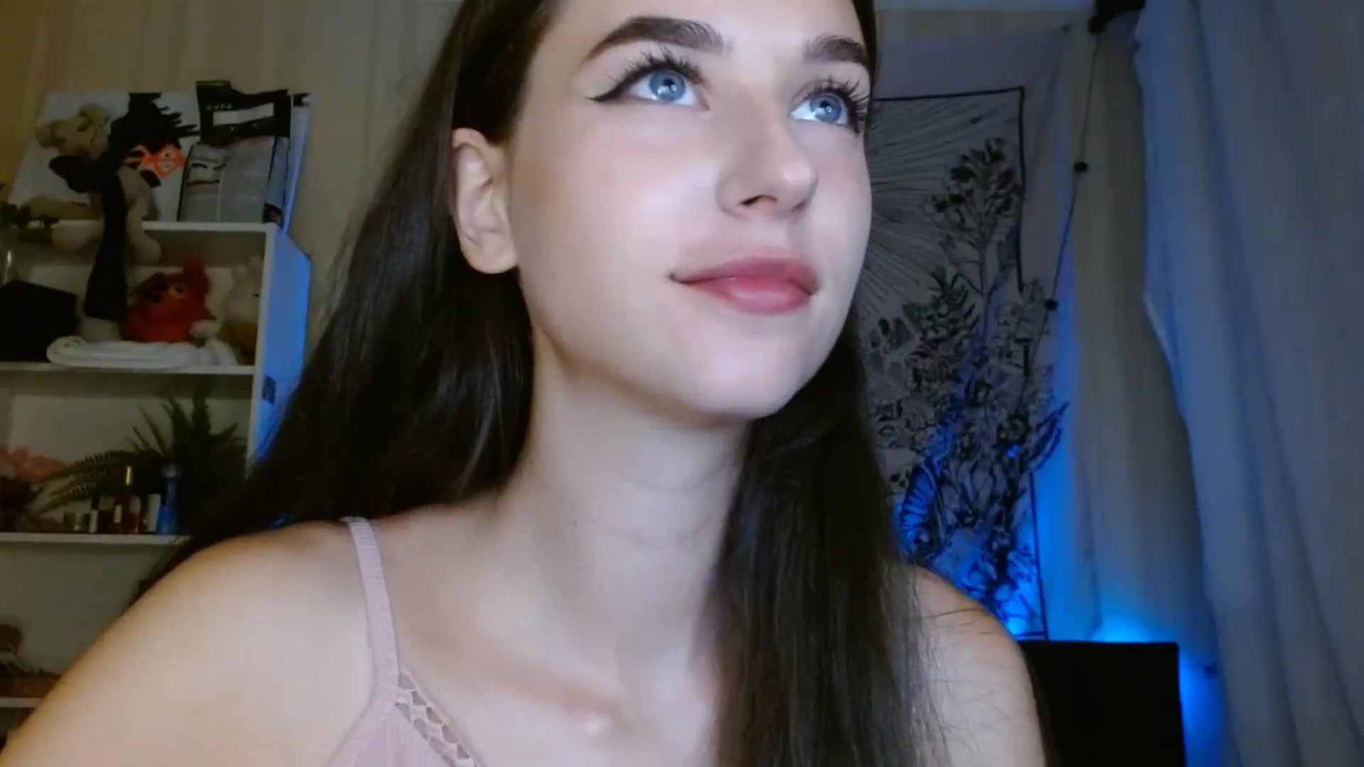 Gallery image thumbnail from ElsieF_'s myfreecams stream on, 08/04/2024, 19:16 image 7 of 20