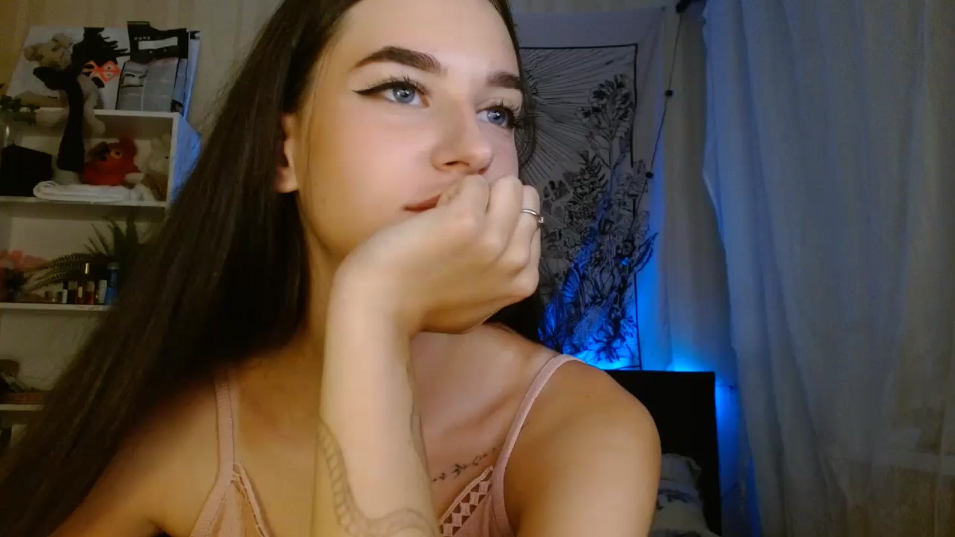 Gallery image thumbnail from ElsieF_'s myfreecams stream on, 08/04/2024, 20:30 image 20 of 20