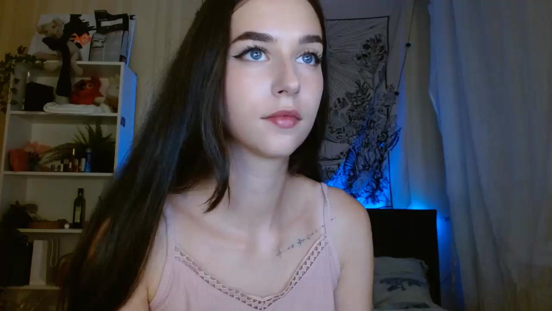 Gallery image thumbnail from ElsieF_'s myfreecams stream on, 08/04/2024, 20:30 image 10 of 20