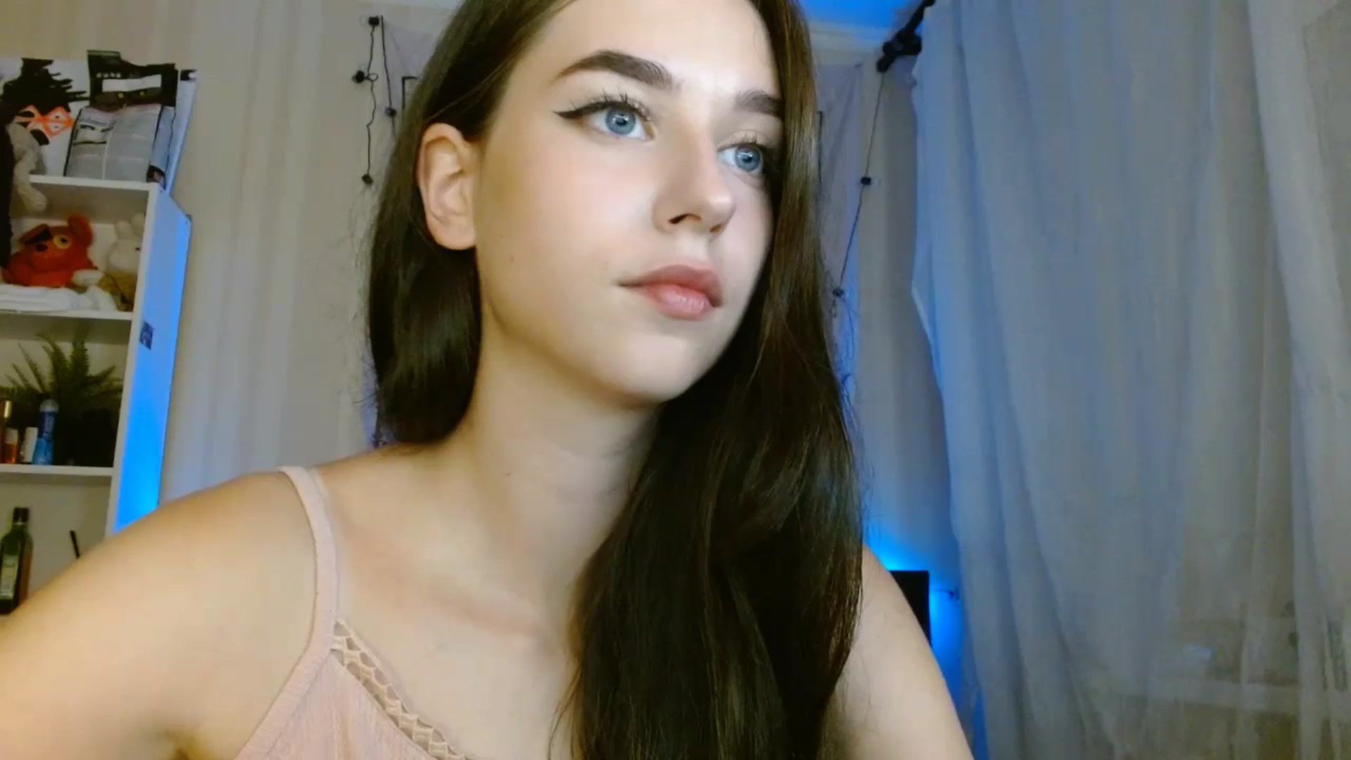 Gallery image thumbnail from ElsieF_'s myfreecams stream on, 08/04/2024, 20:30 image 8 of 20