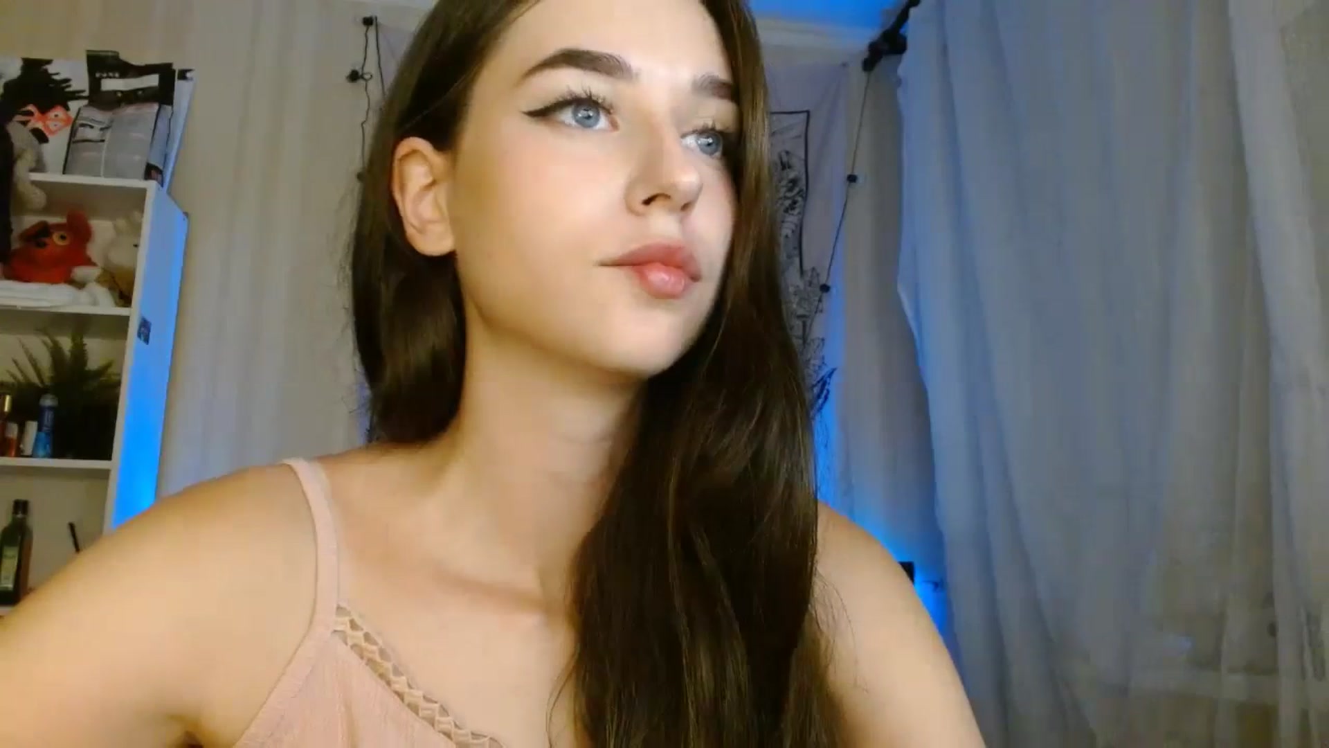 Gallery image thumbnail from ElsieF_'s myfreecams stream on, 08/04/2024, 20:30 image 7 of 20
