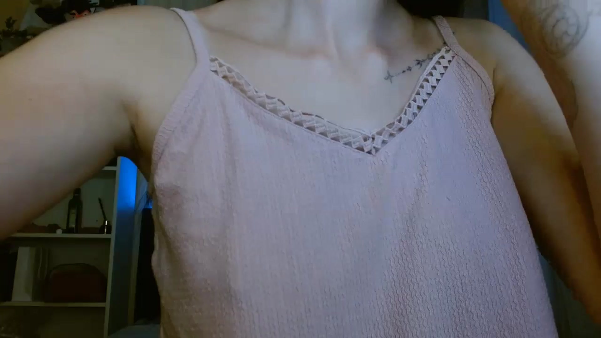 Gallery image thumbnail from ElsieF_'s myfreecams stream on, 08/04/2024, 20:30 image 17 of 20