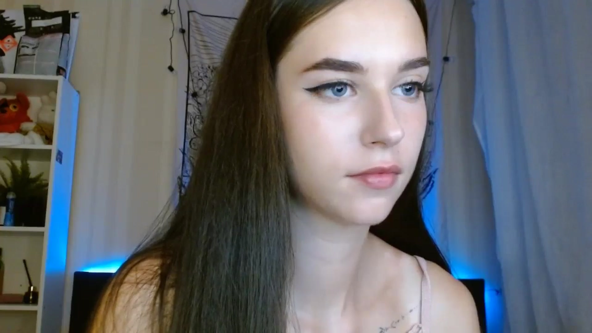 Gallery image thumbnail from ElsieF_'s myfreecams stream on, 08/04/2024, 21:20 image 20 of 20