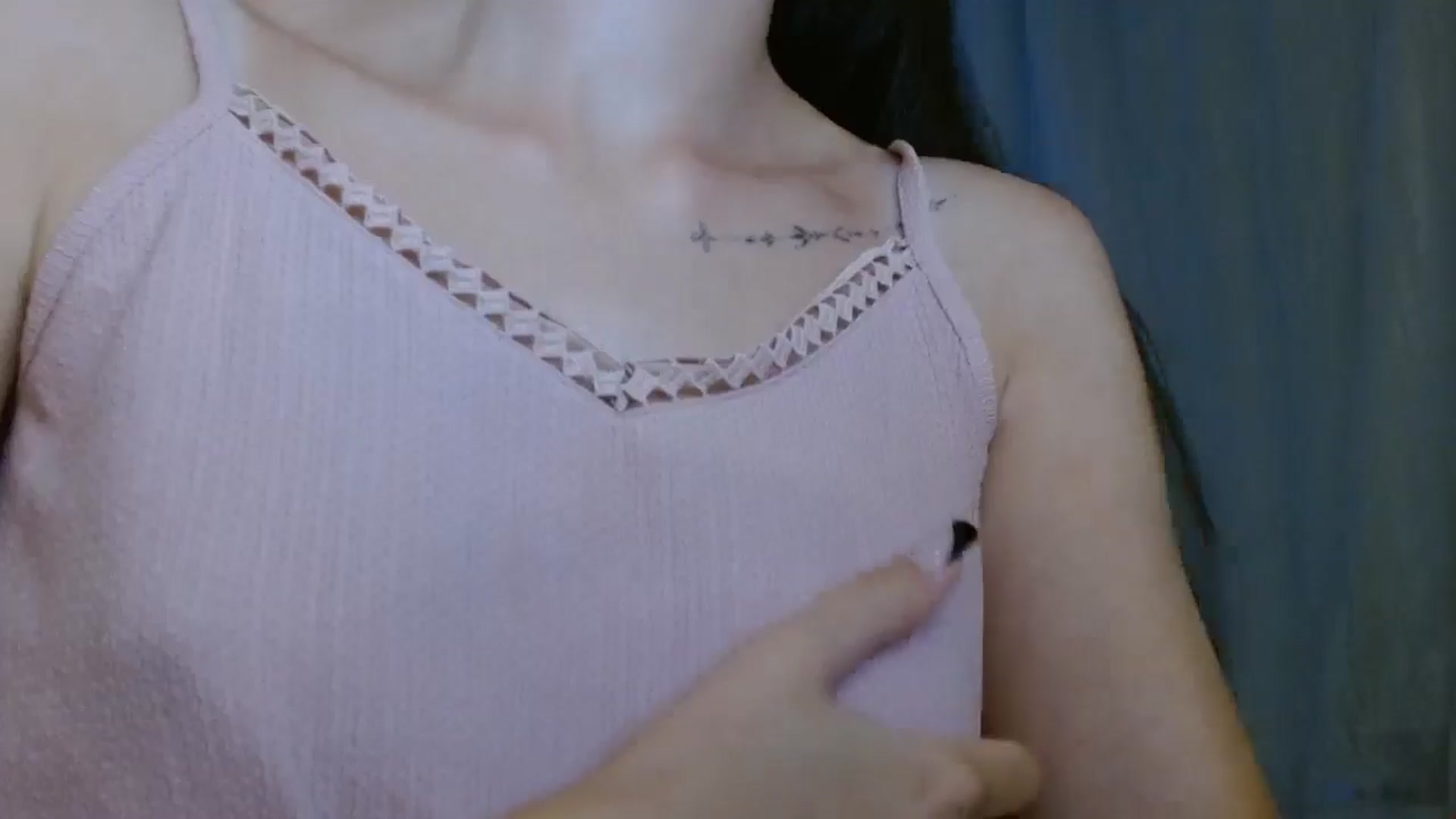 Gallery image thumbnail from ElsieF_'s myfreecams stream on, 08/04/2024, 21:20 image 10 of 20