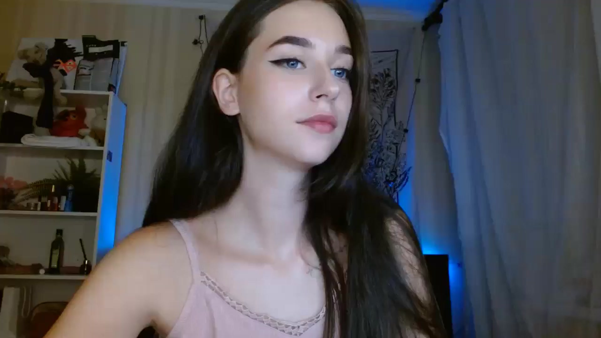 Gallery image thumbnail from ElsieF_'s myfreecams stream on, 08/04/2024, 21:41 image 1 of 20