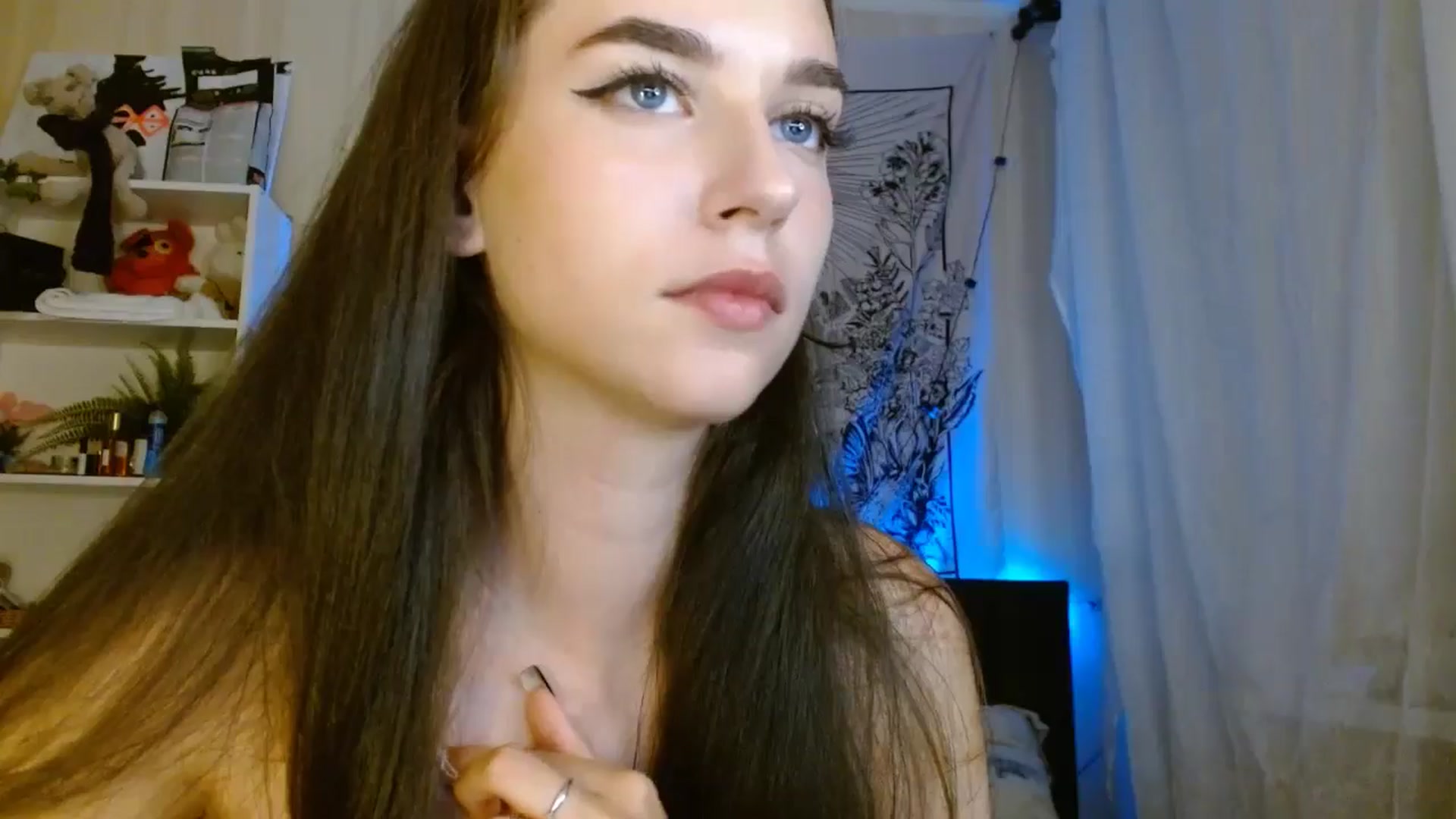 Gallery image thumbnail from ElsieF_'s myfreecams stream on, 08/04/2024, 21:41 image 9 of 20