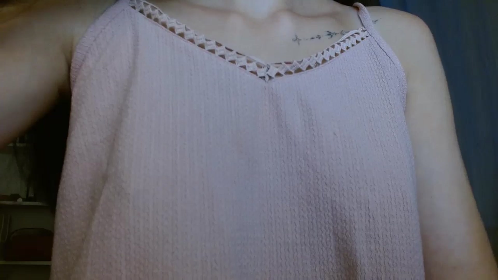 Gallery image thumbnail from ElsieF_'s myfreecams stream on, 08/04/2024, 21:41 image 17 of 20