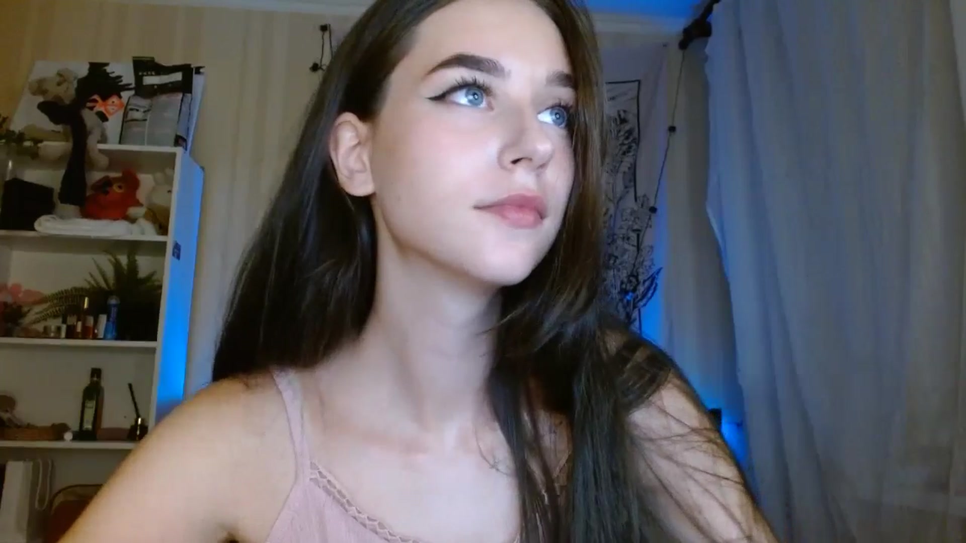Gallery image thumbnail from ElsieF_'s myfreecams stream on, 08/04/2024, 21:41 image 2 of 20