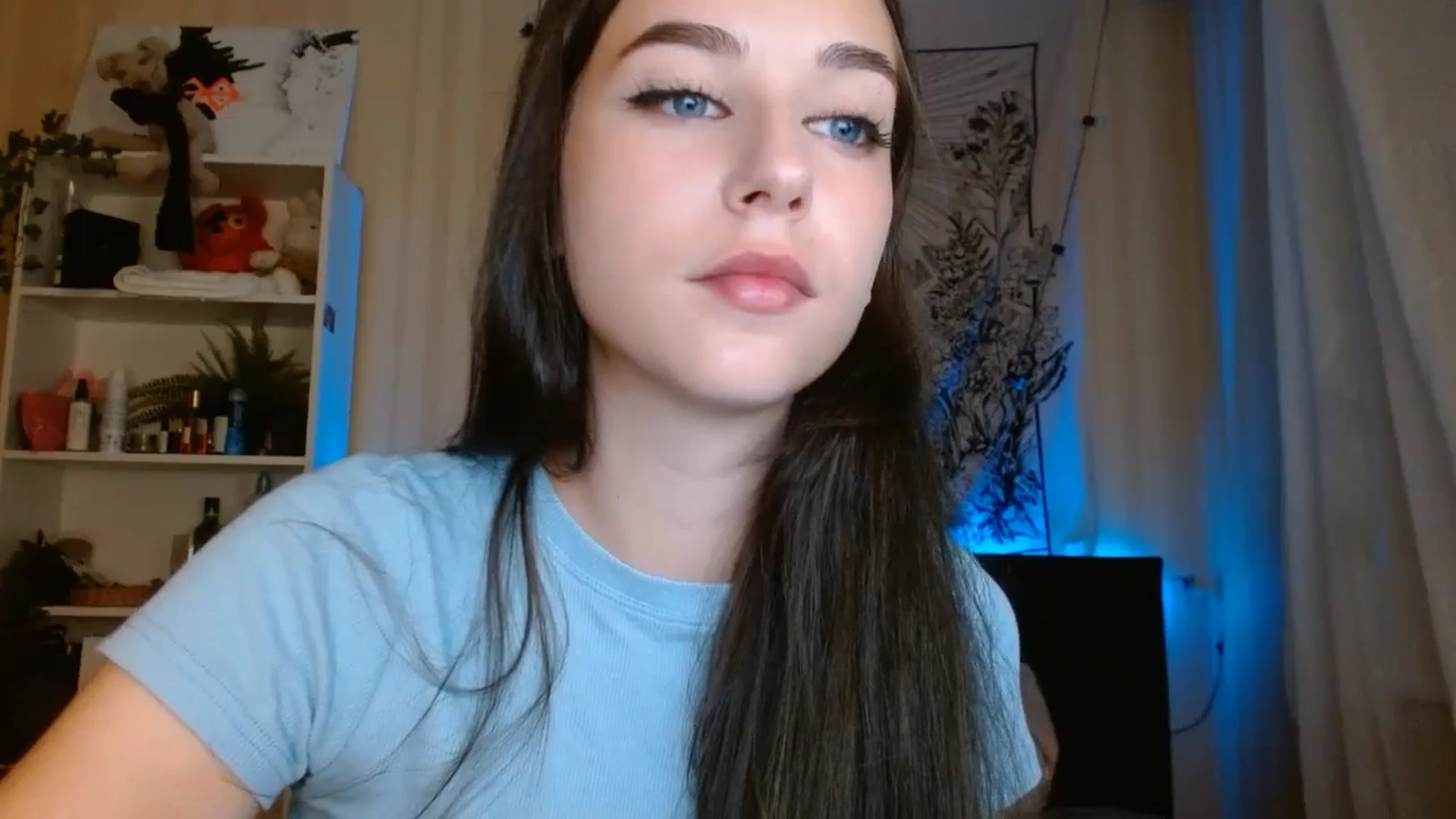 Gallery image thumbnail from ElsieF_'s myfreecams stream on, 08/06/2024, 19:08 image 16 of 20
