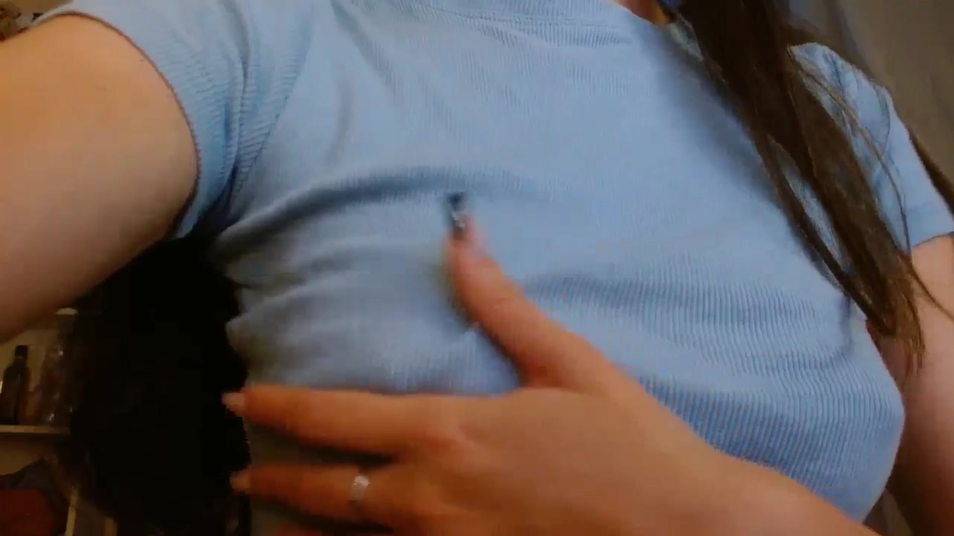 Gallery image thumbnail from ElsieF_'s myfreecams stream on, 08/06/2024, 19:08 image 11 of 20