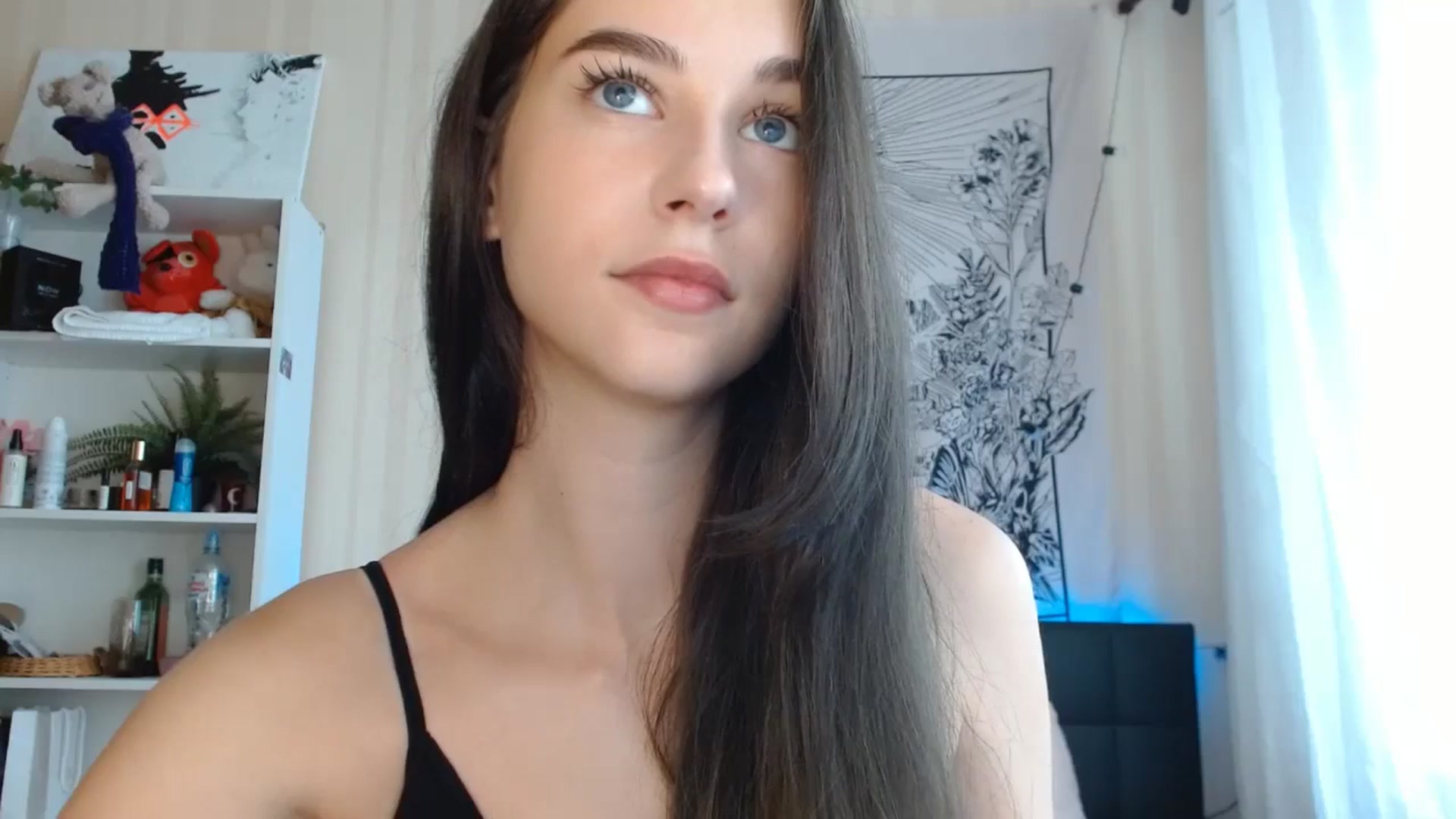 Gallery image thumbnail from ElsieF_'s myfreecams stream on, 08/07/2024, 05:17 image 16 of 20