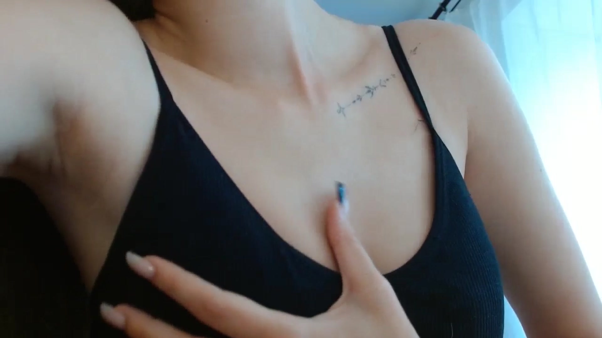 Gallery image thumbnail from ElsieF_'s myfreecams stream on, 08/07/2024, 05:17 image 18 of 20