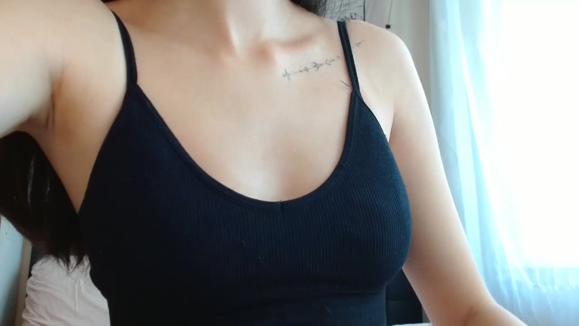 Gallery image thumbnail from ElsieF_'s myfreecams stream on, 08/07/2024, 05:17 image 3 of 20