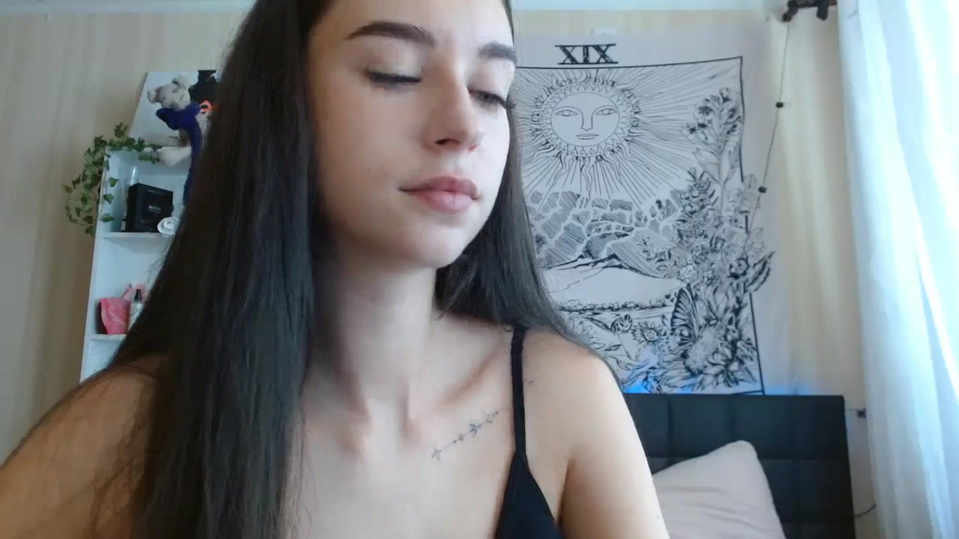 Gallery image thumbnail from ElsieF_'s myfreecams stream on, 08/07/2024, 07:23 image 11 of 20