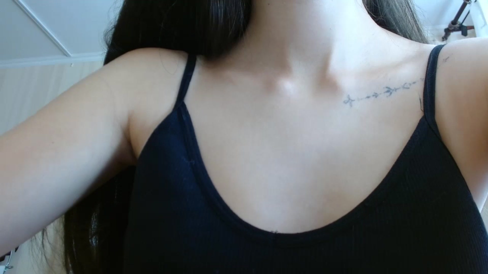 Gallery image thumbnail from ElsieF_'s myfreecams stream on, 08/07/2024, 07:23 image 17 of 20