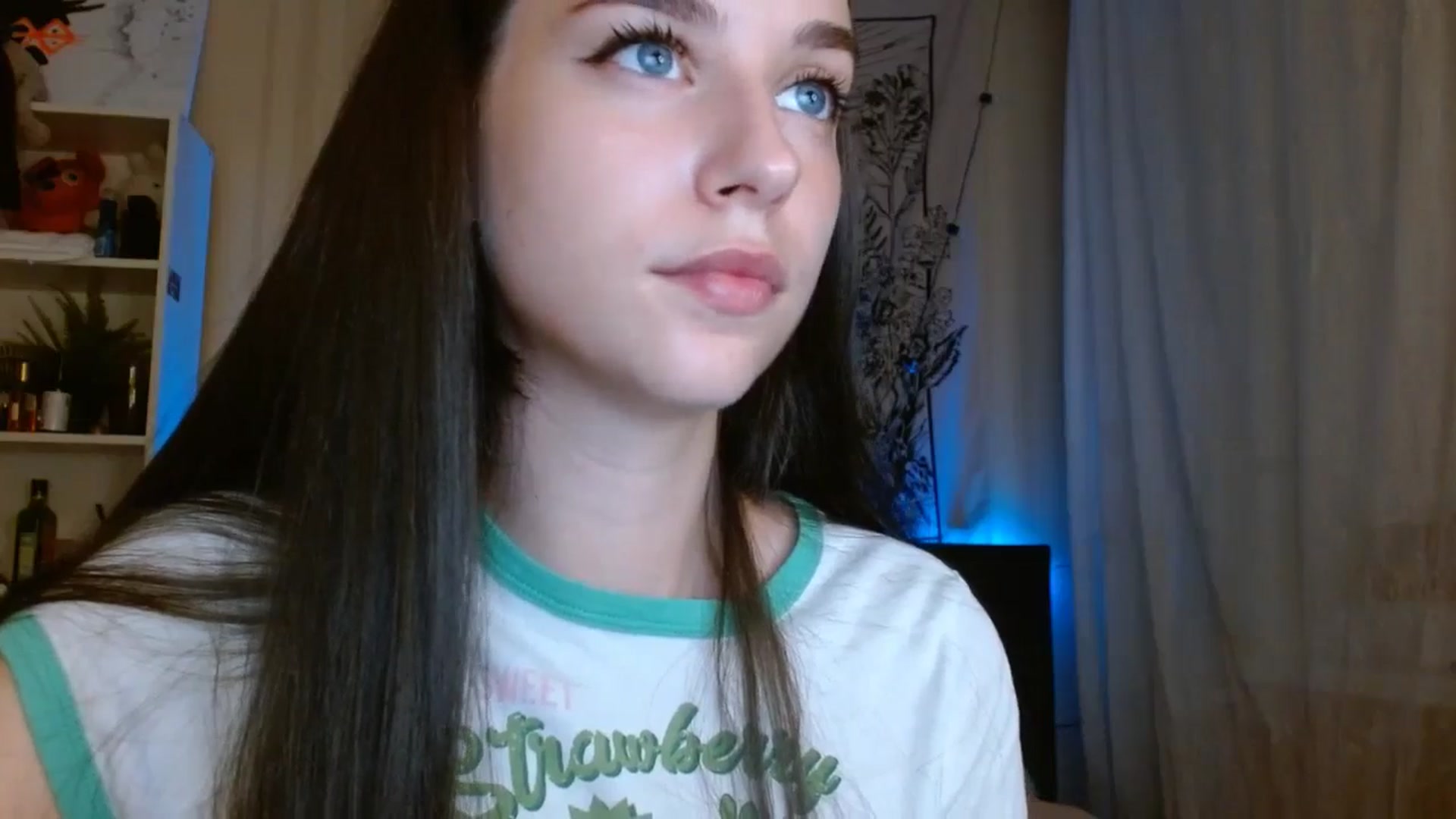 Gallery image thumbnail from ElsieF_'s myfreecams stream on, 08/08/2024, 20:08 image 4 of 20