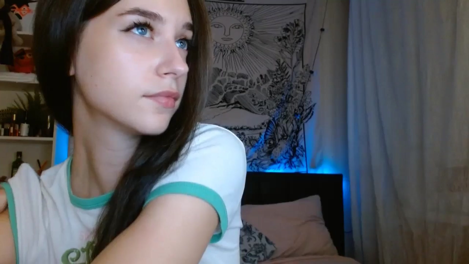 Gallery image thumbnail from ElsieF_'s myfreecams stream on, 08/08/2024, 20:08 image 19 of 20