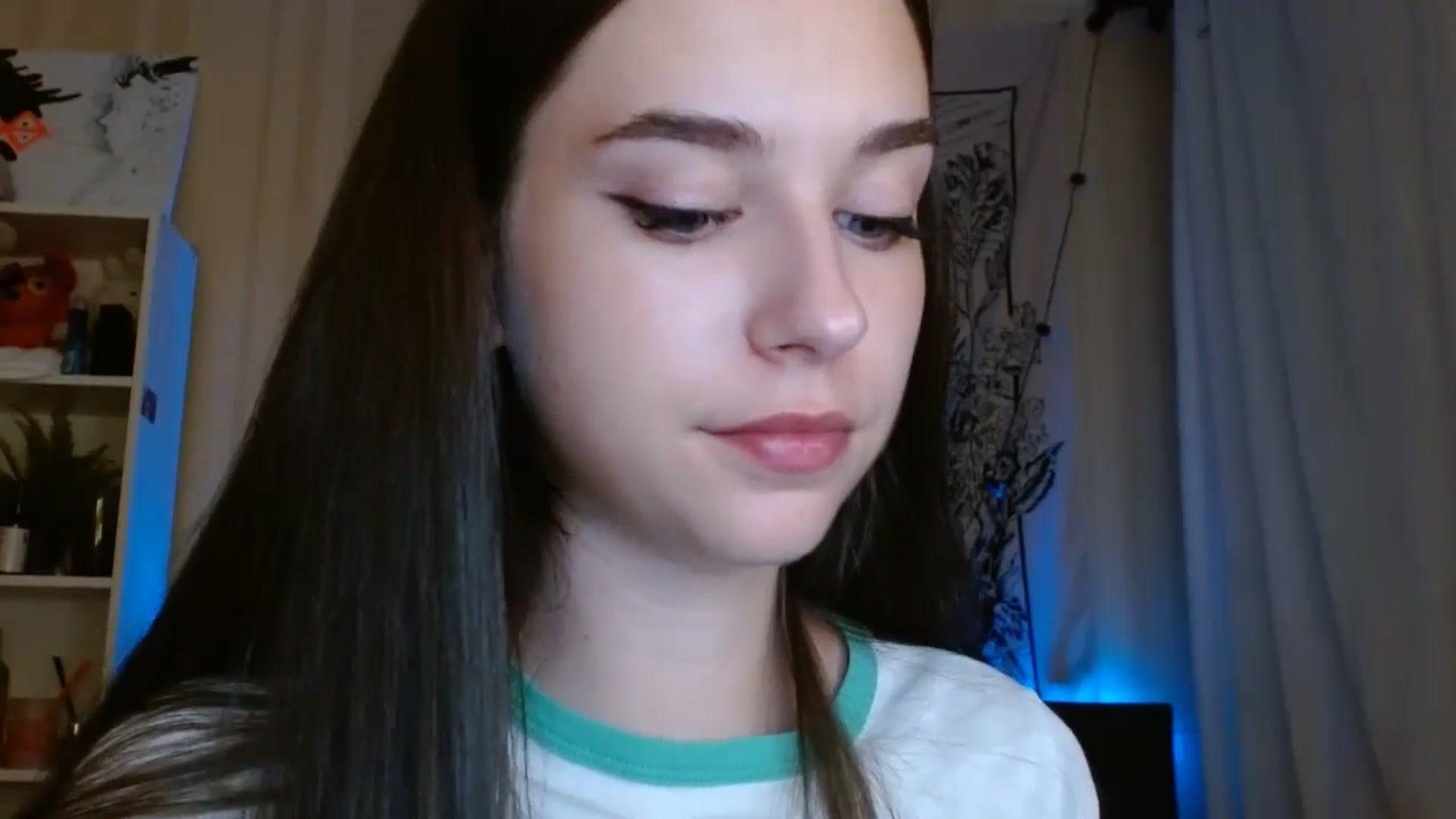 Gallery image thumbnail from ElsieF_'s myfreecams stream on, 08/08/2024, 20:08 image 3 of 20