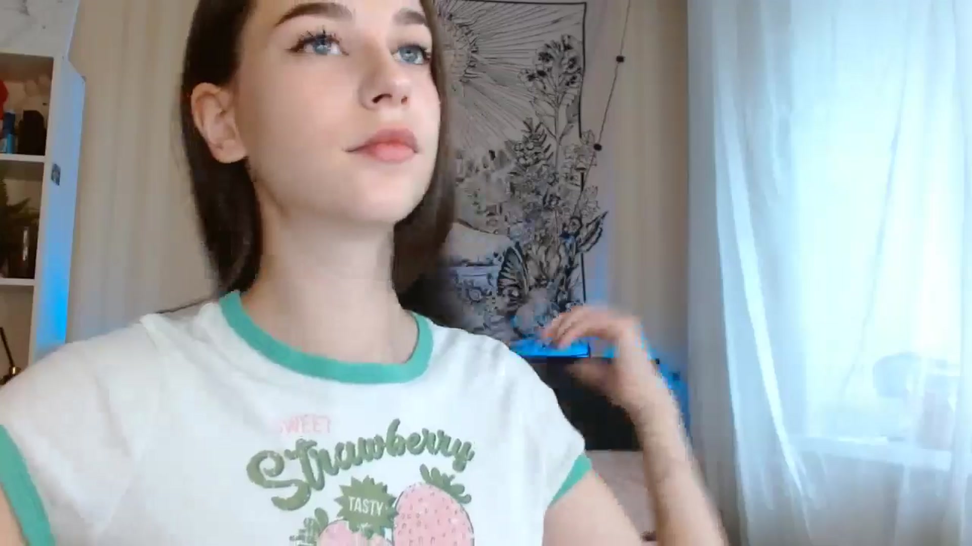 Gallery image thumbnail from ElsieF_'s myfreecams stream on, 08/09/2024, 05:13 image 5 of 20
