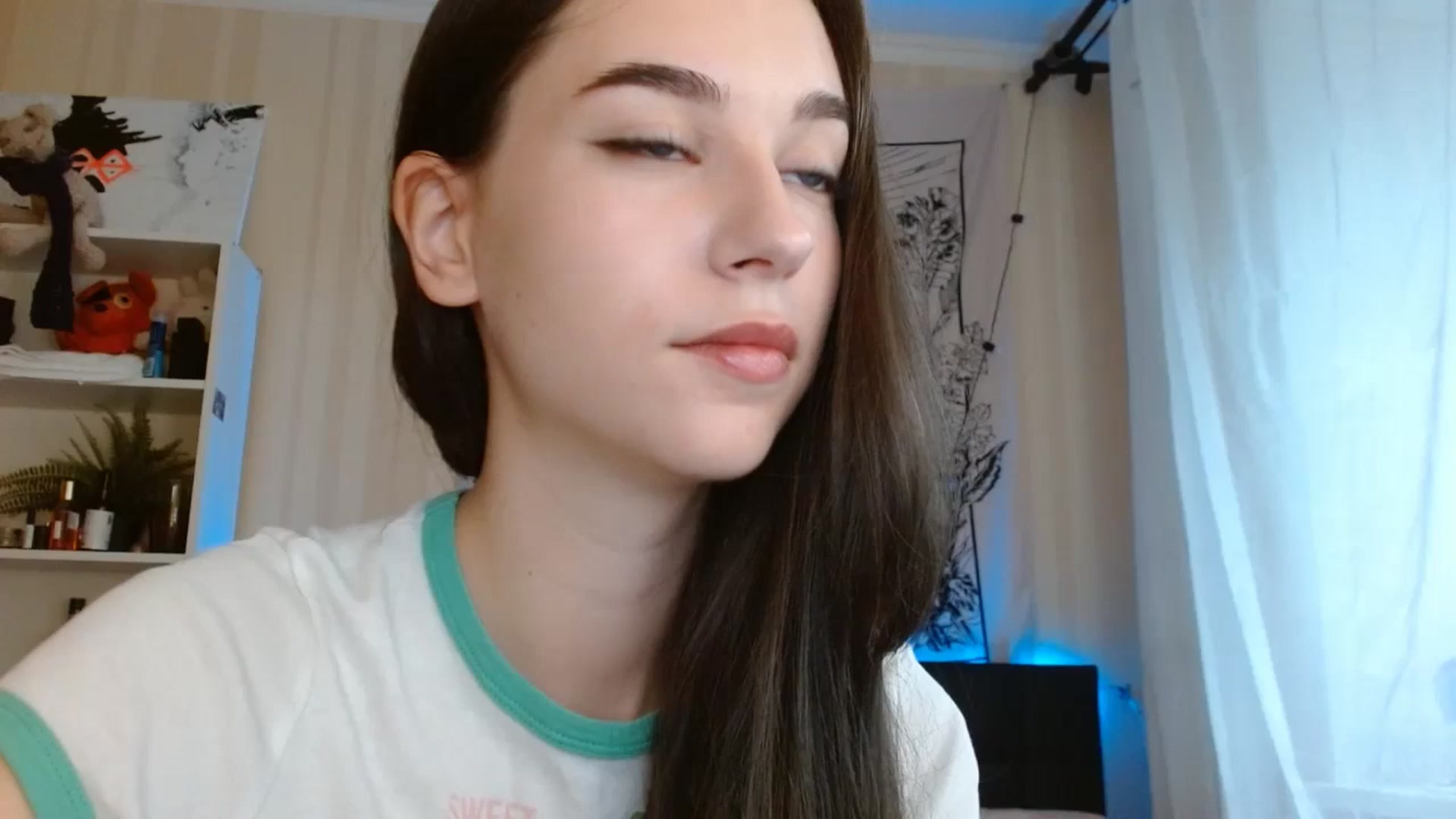 Gallery image thumbnail from ElsieF_'s myfreecams stream on, 08/09/2024, 05:13 image 1 of 20