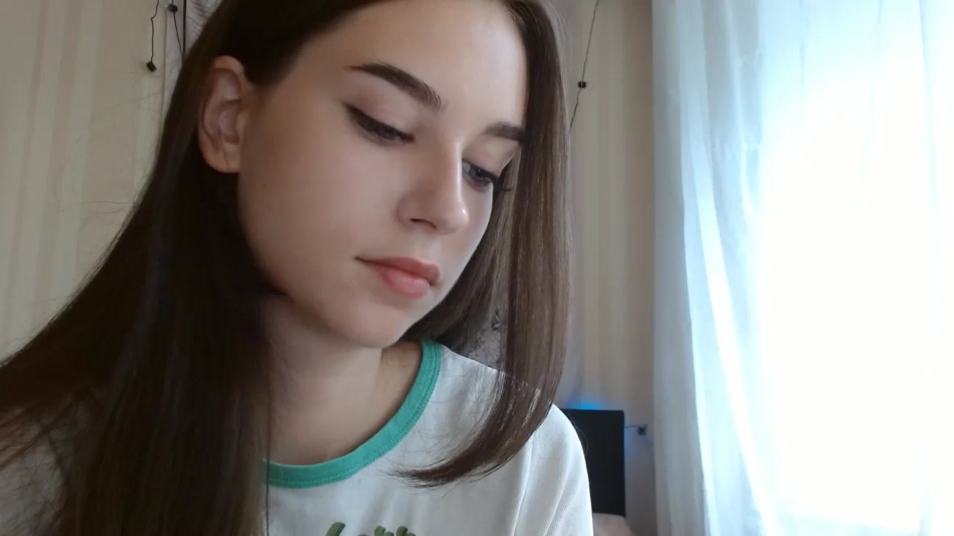 Gallery image thumbnail from ElsieF_'s myfreecams stream on, 08/09/2024, 06:25 image 4 of 20