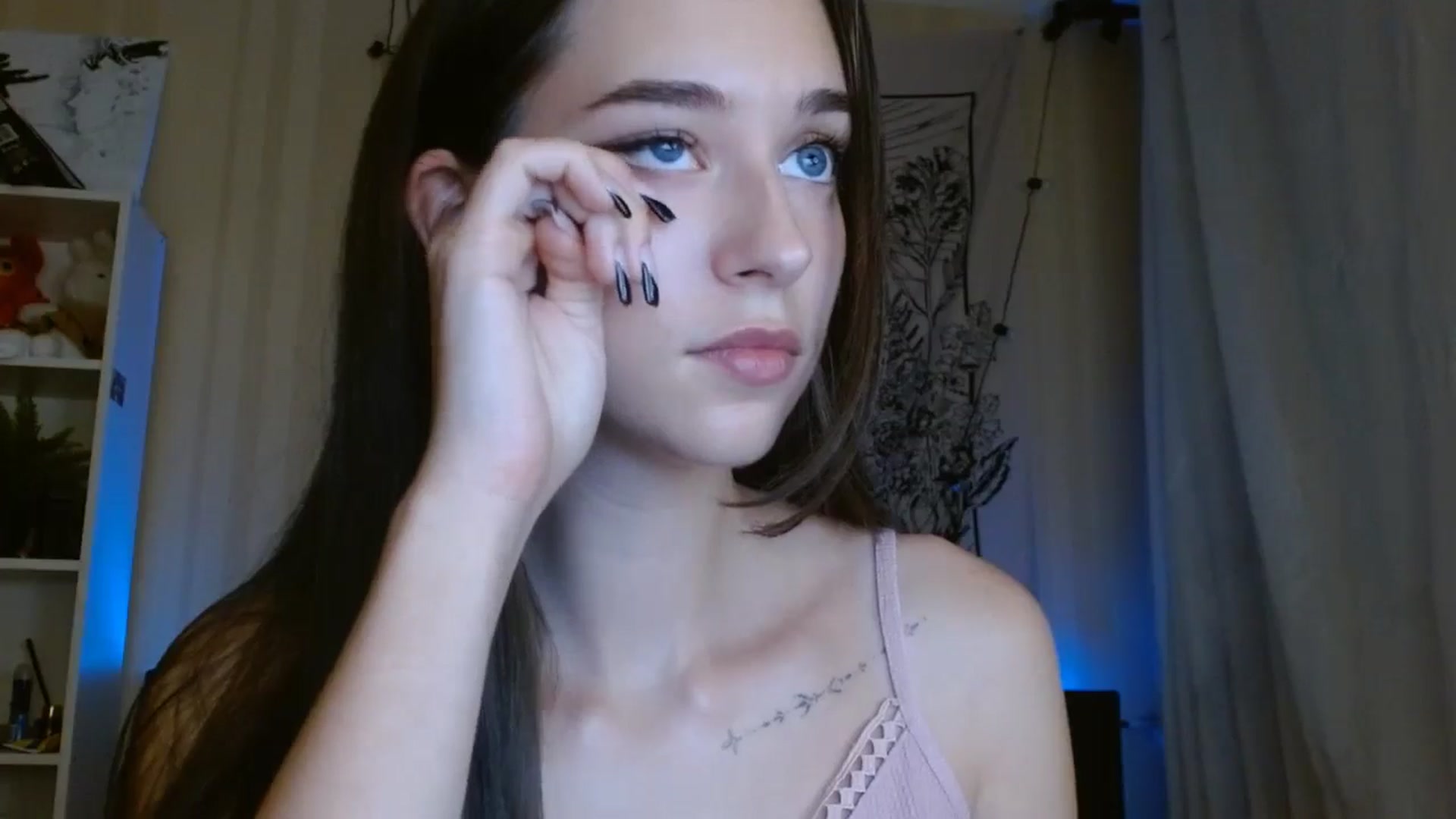 Gallery image thumbnail from ElsieF_'s myfreecams stream on, 08/10/2024, 17:59 image 3 of 20